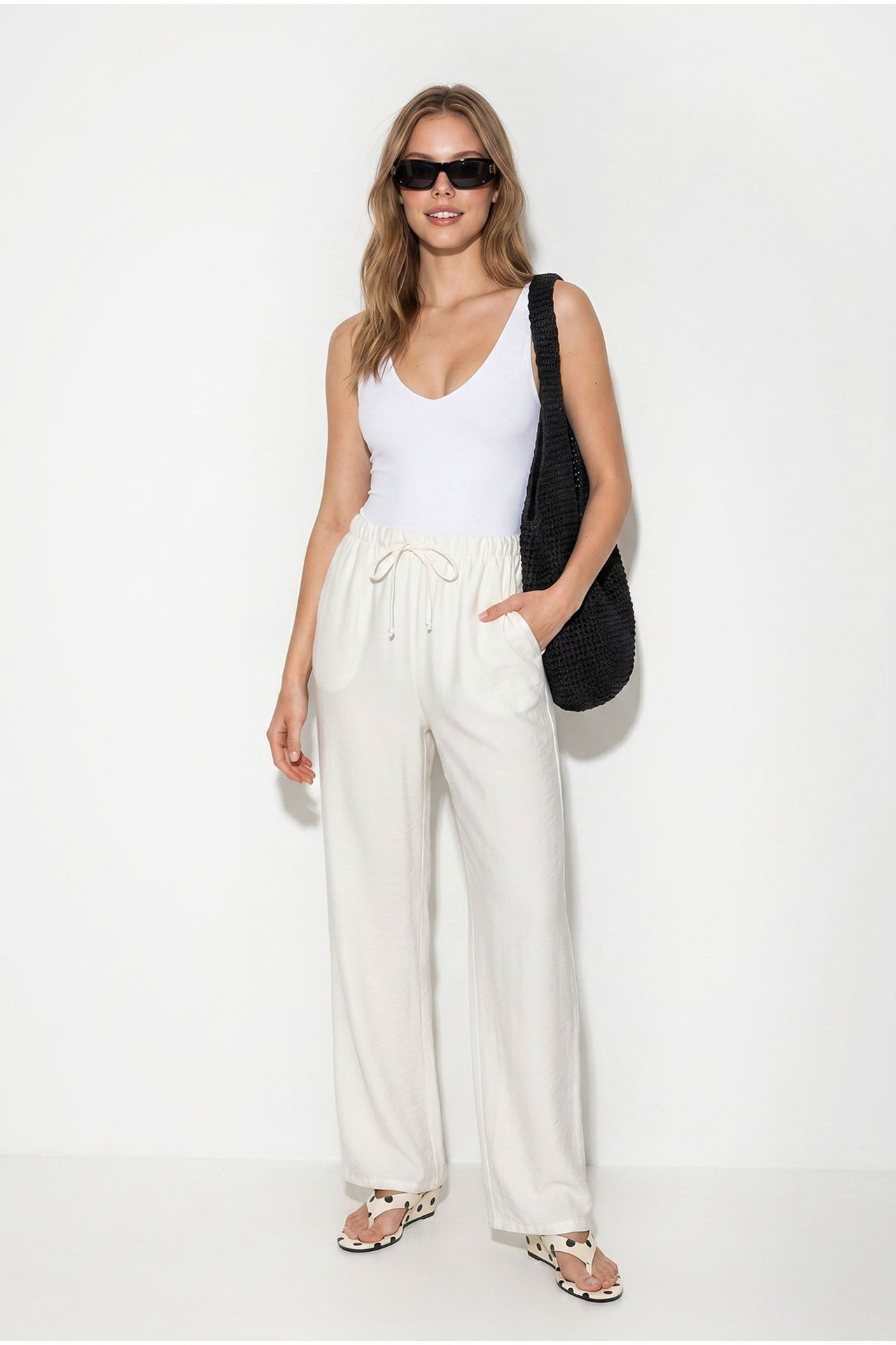 LUCCI Women’s Wide-Leg Crepe Trousers 4