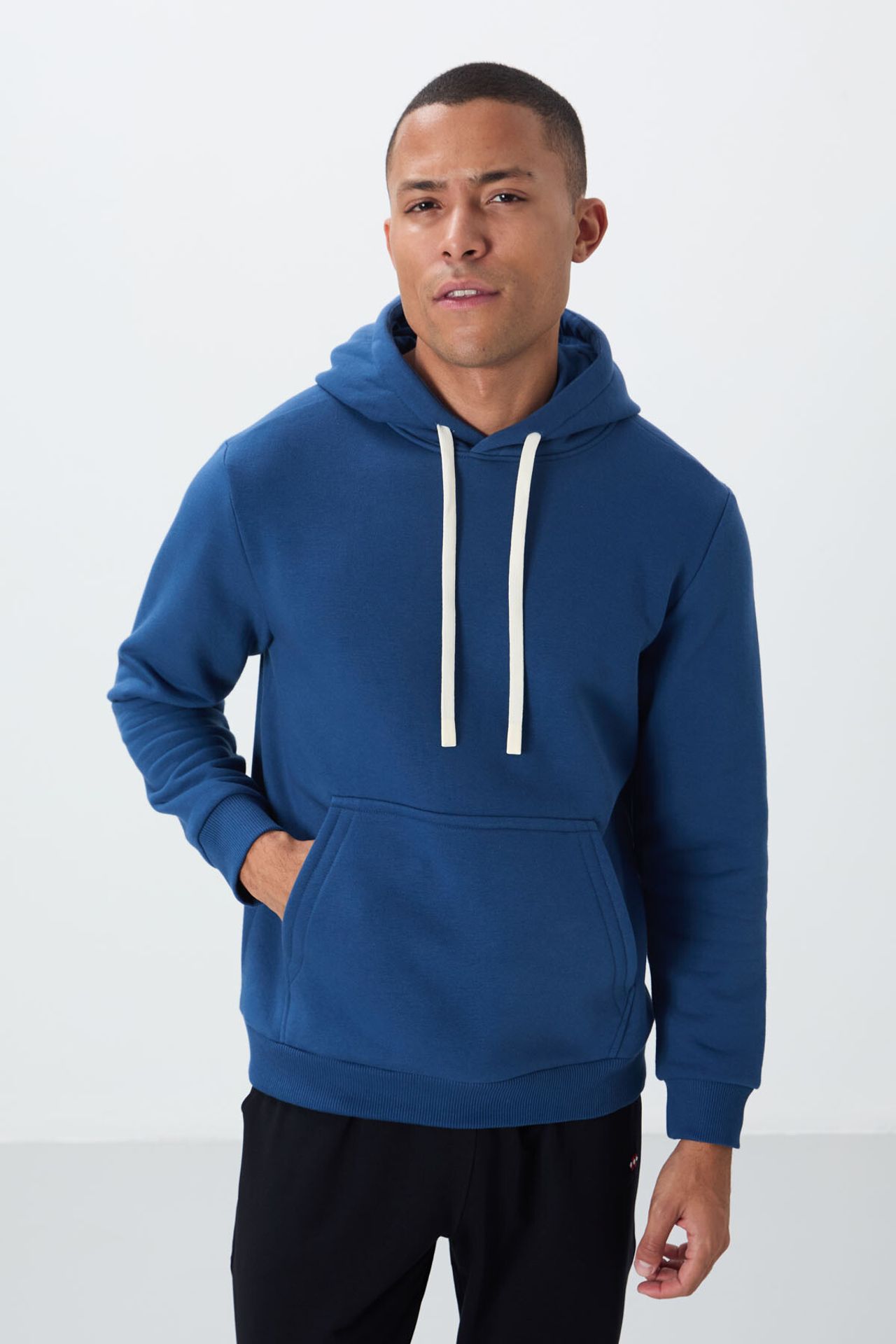 TOMMY Men's Solid Hooded Sweatshirt With Pocket 2