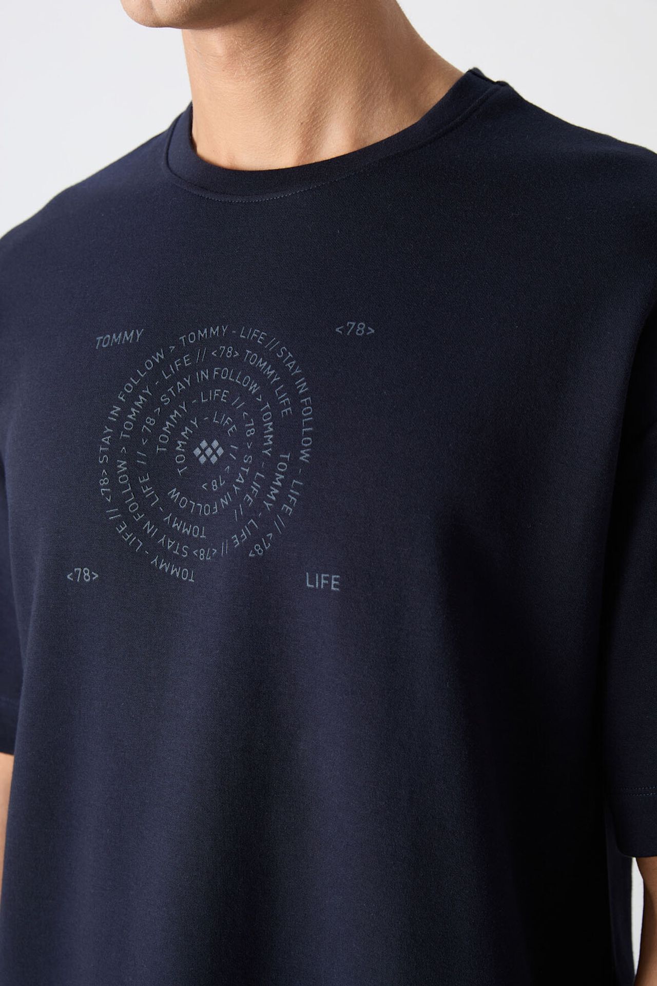 TOMMY Oversized Cotton-Blend Crew Neck T-Shirt 3