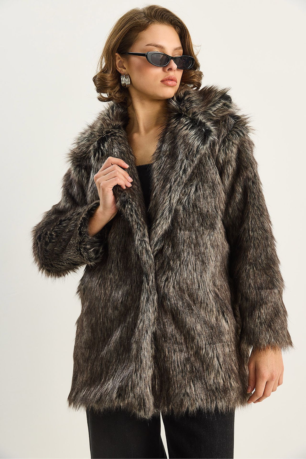 LUCCI Faux Fur Coat 6