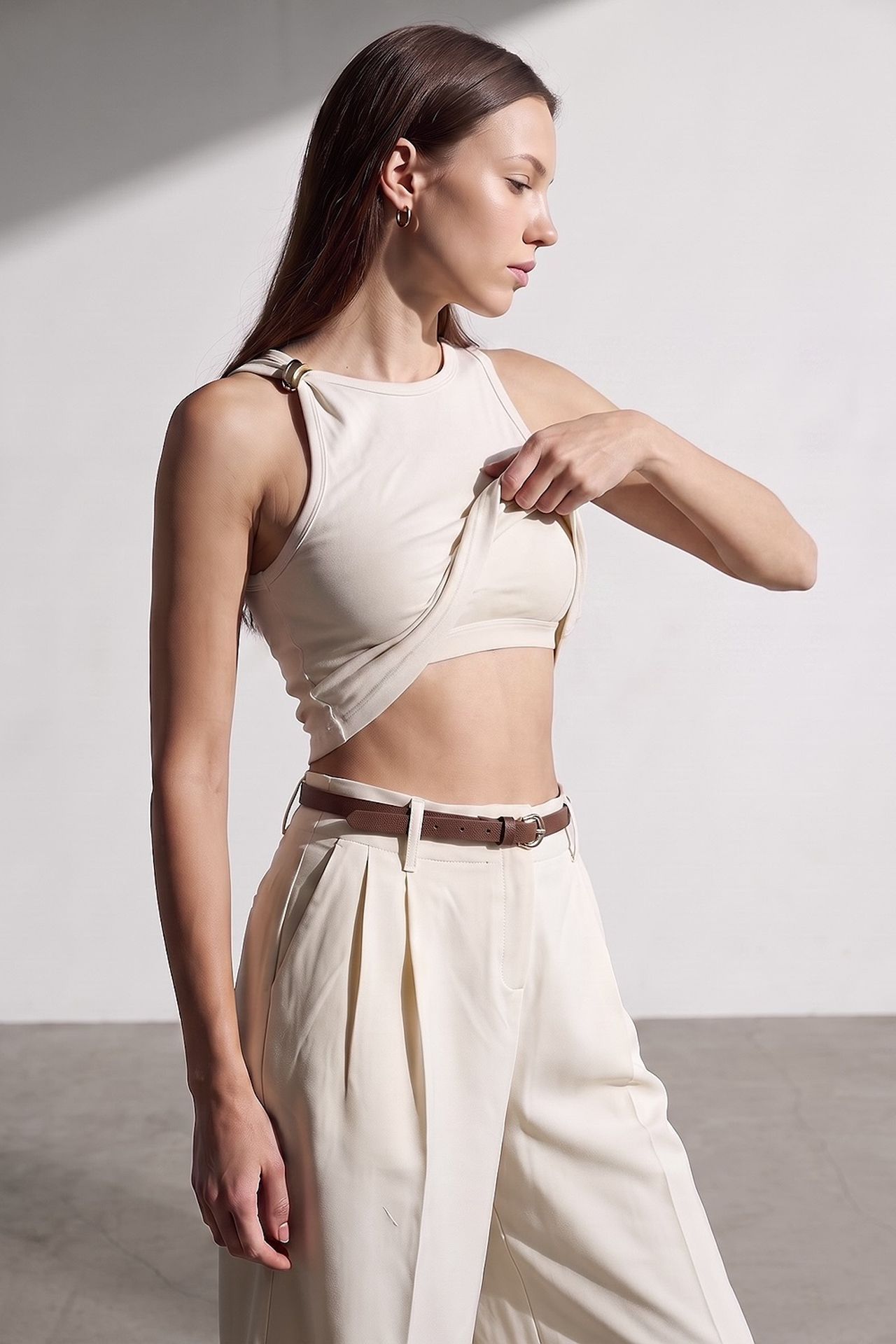 DILVIN Sleeveless Slim-fit Cami Blouse 4