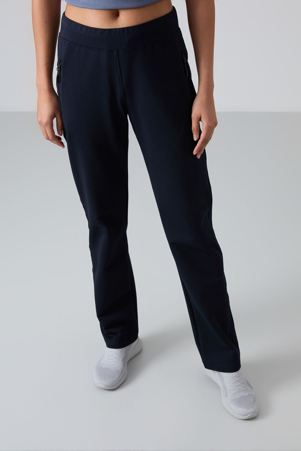 TOMMY Women's Straight-leg Fleece Sweatpants 2