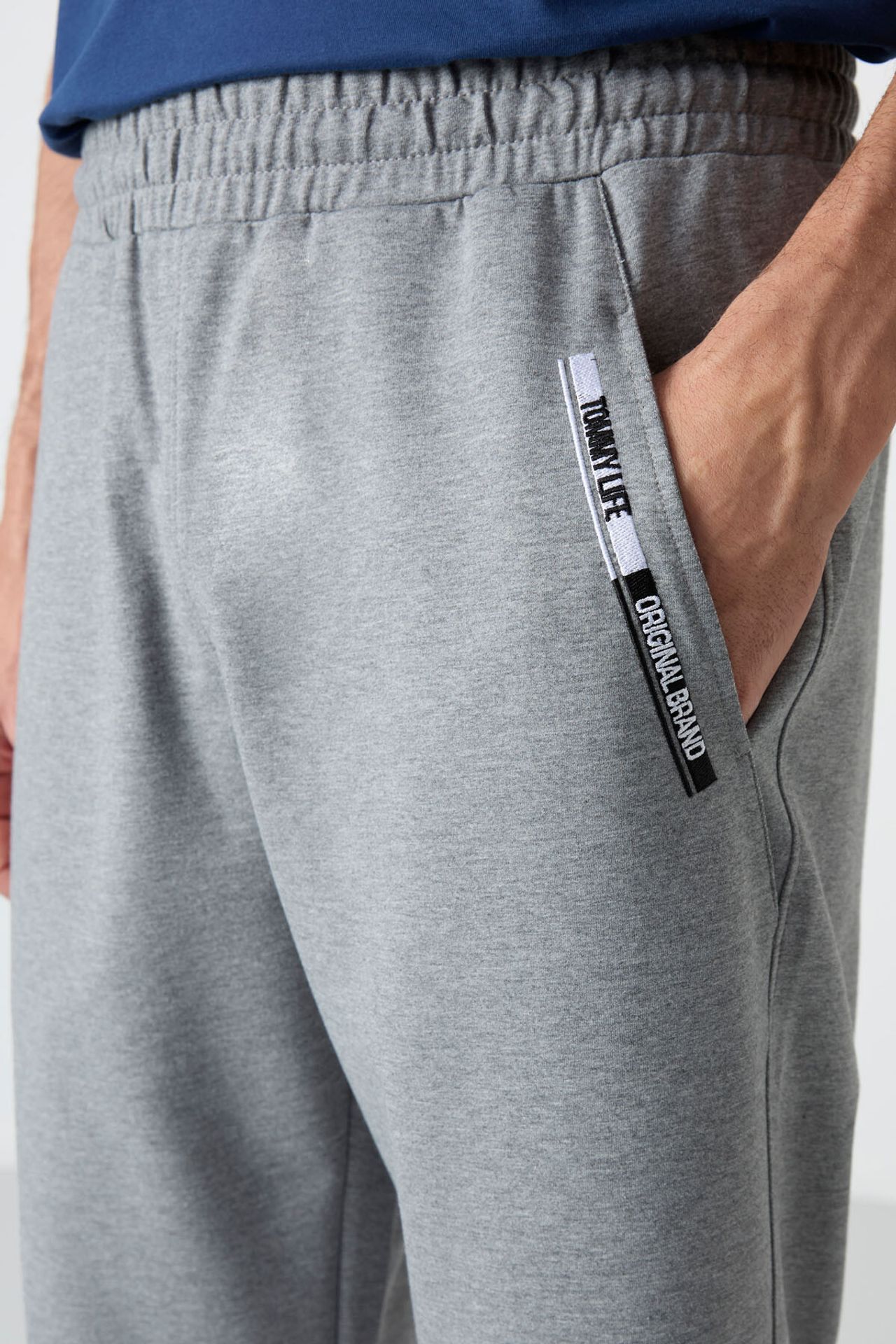 TOMMY Men's Mid-Waist Capri Shorts 3