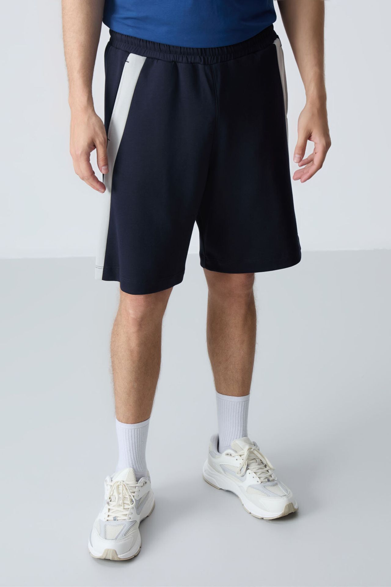 TOMMY Men's Cotton Blend Sweat Shorts 4
