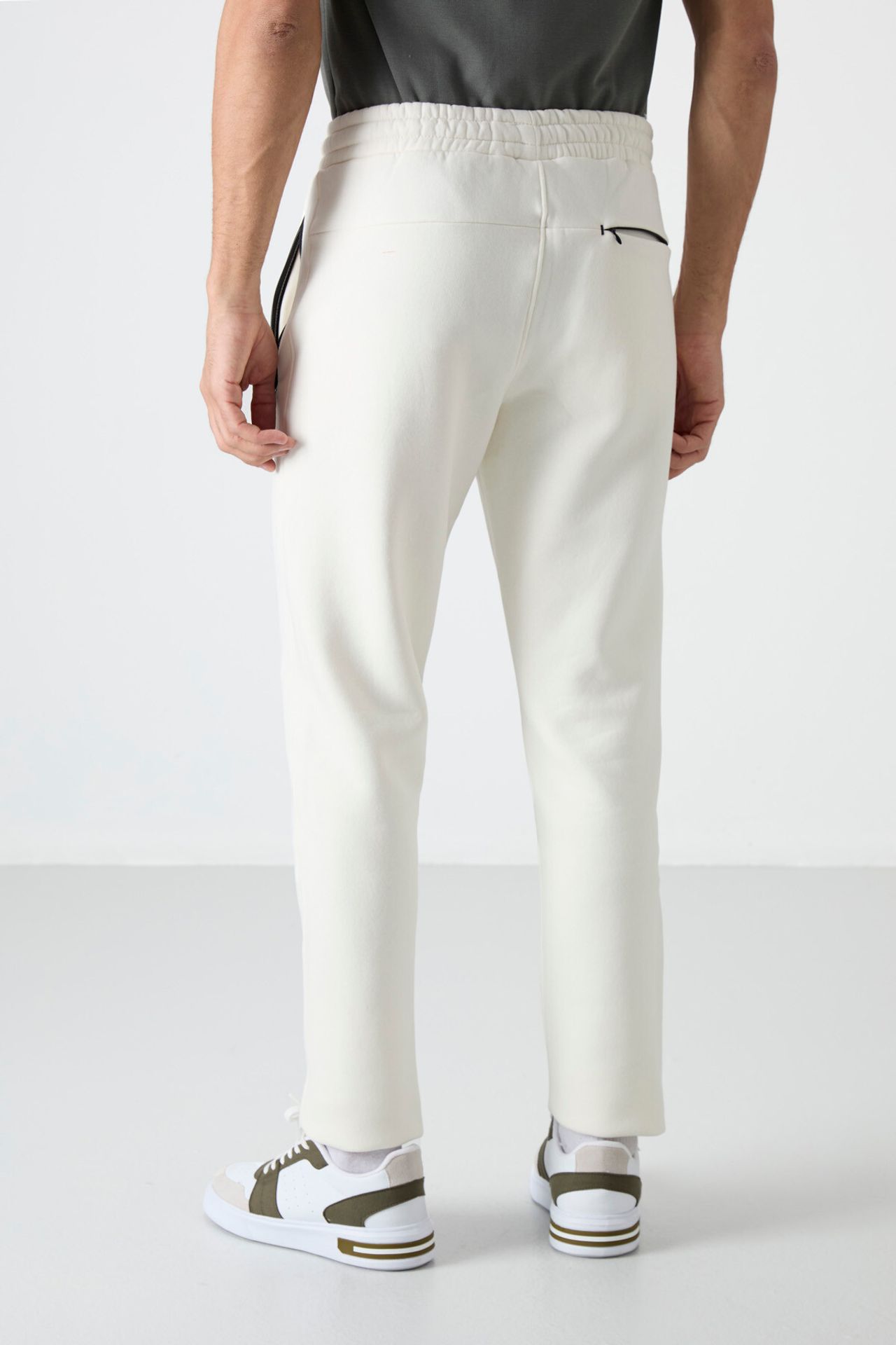 TOMMY Men's Regular Fit Fleece Sweatpants 6