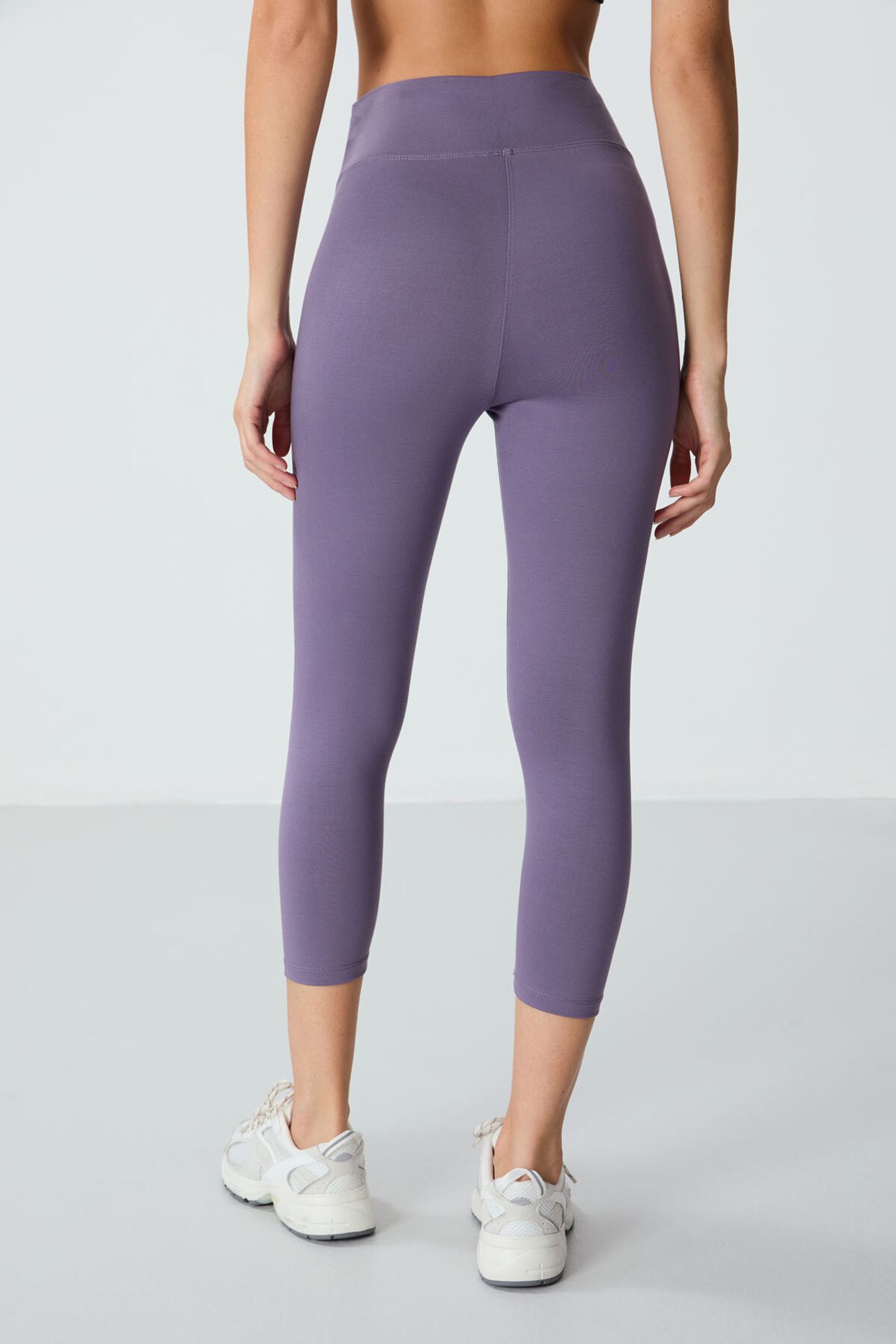 TOMMY High-Waist Capri Leggings 5