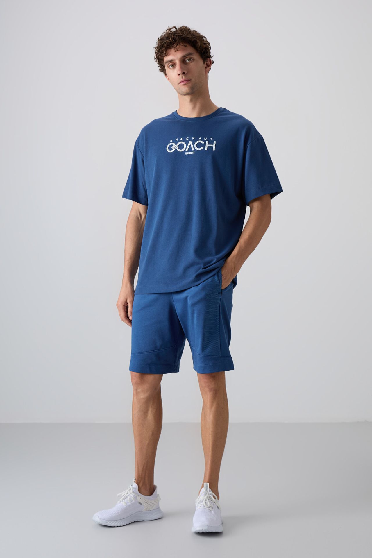 TOMMY Oversized Logo Patch Crew Neck T-Shirt 2