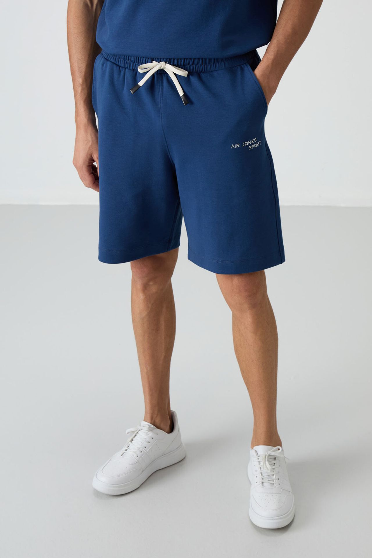 TOMMY Oversized Short-Sleeve T-Shirt And Shorts Set 4