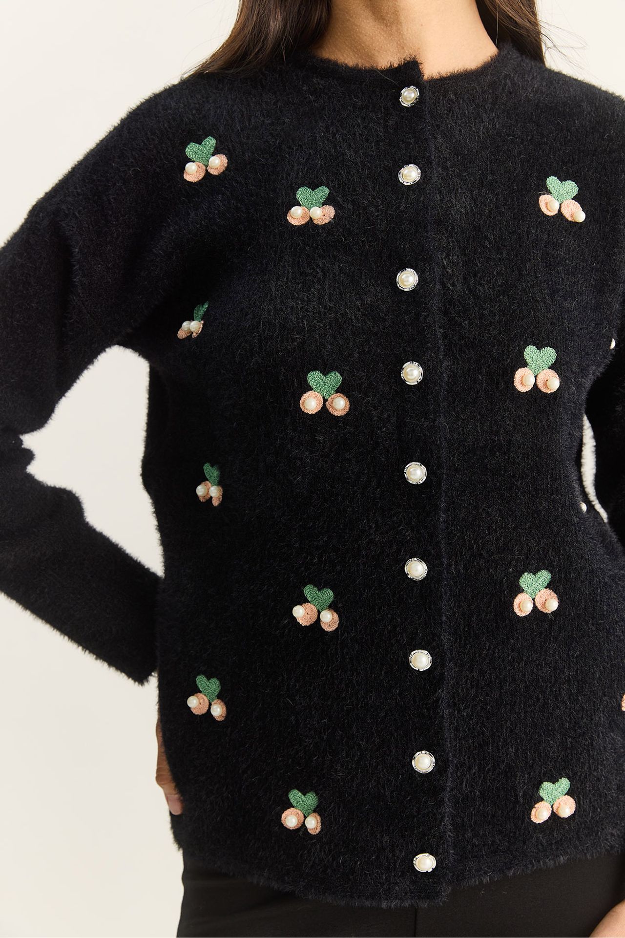 LUCCI Embroidered Button-Up Cardigan 5
