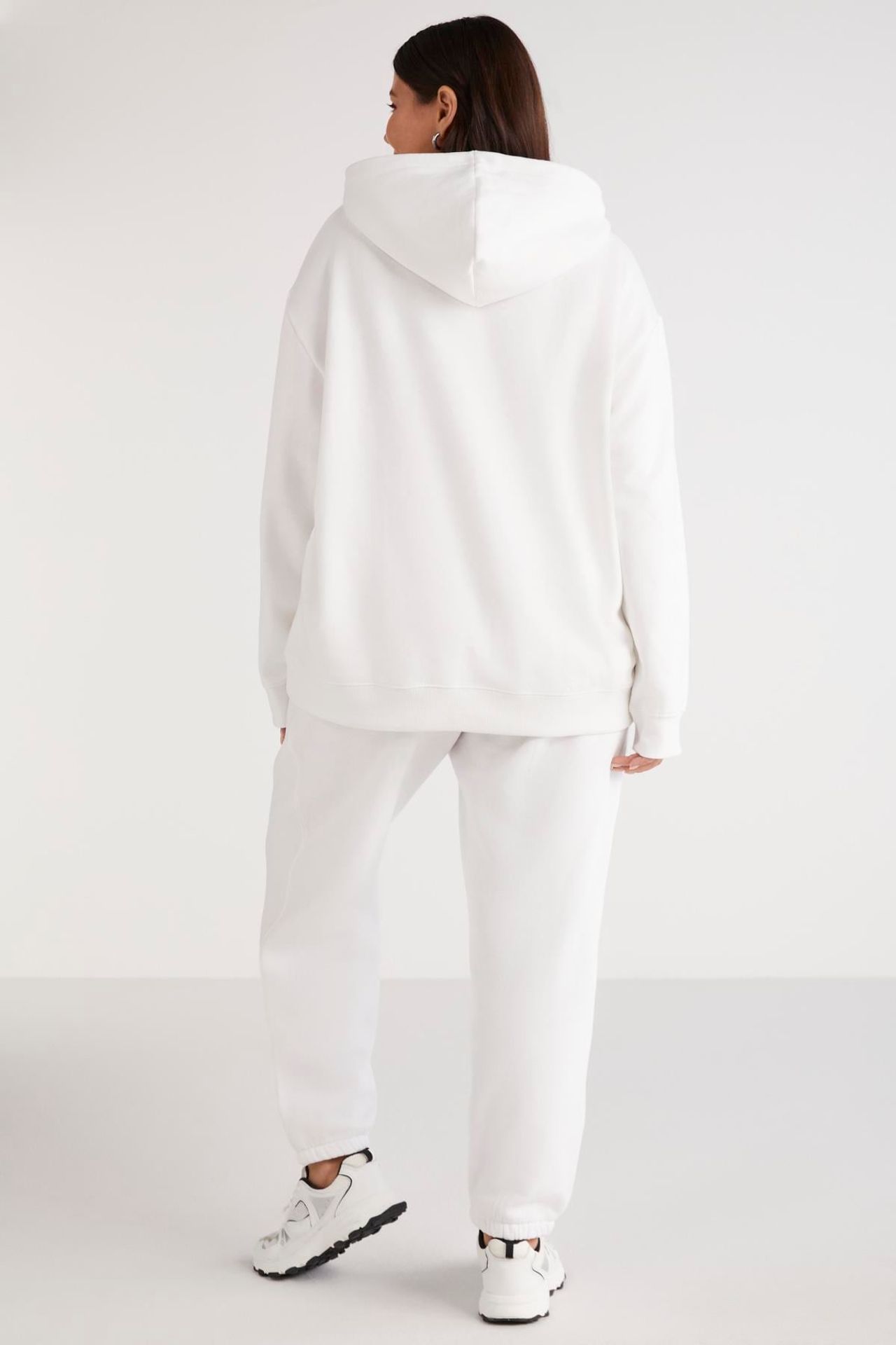 ETHIQUET Relaxed Fit Straight-Leg Sweatpants 5