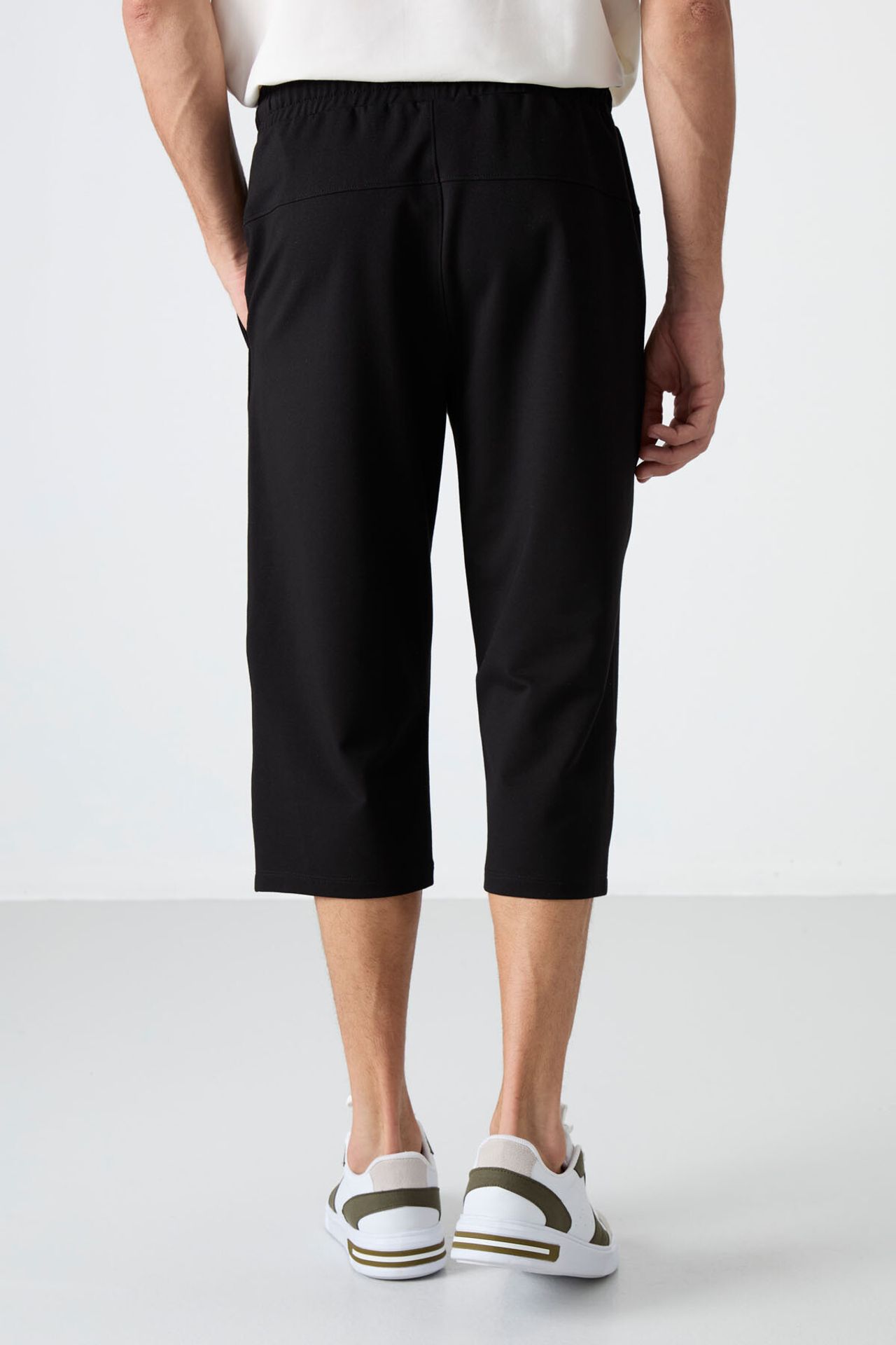 TOMMY Men's Mid-Waist Capri Shorts 5