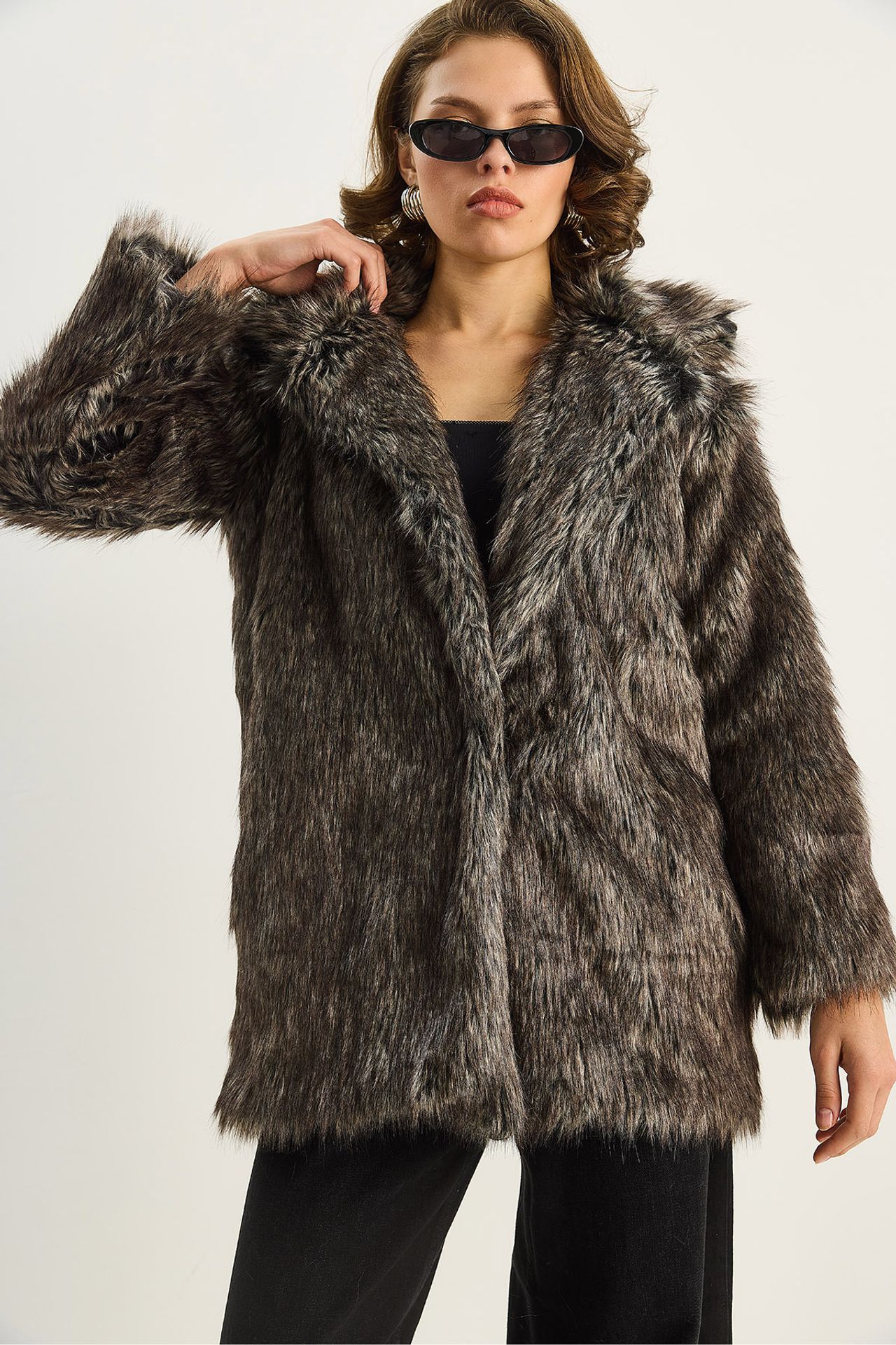 LUCCI Faux Fur Coat 5