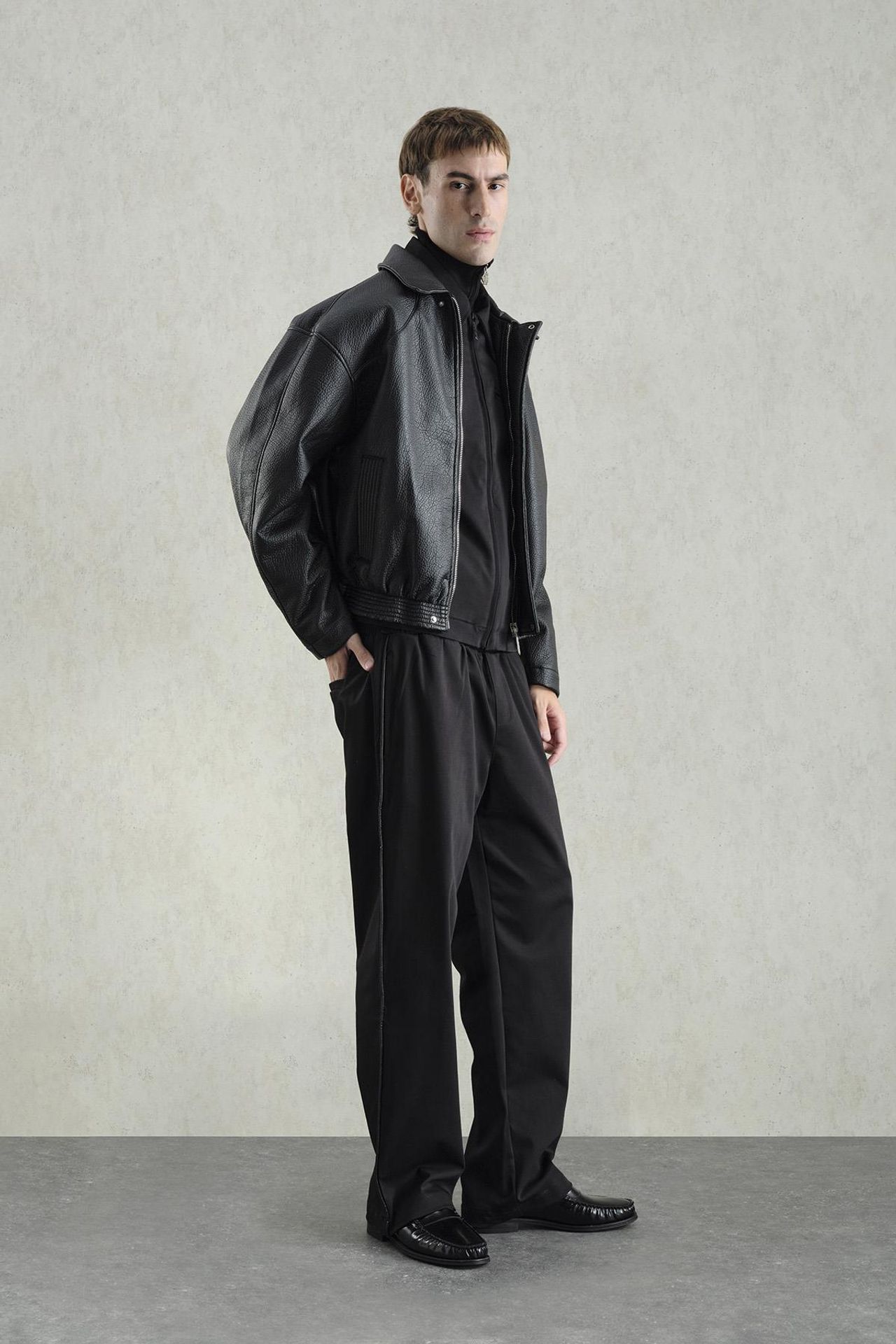 GIESTO Oversized Faux Leather Jacket with Zipper Closure 2