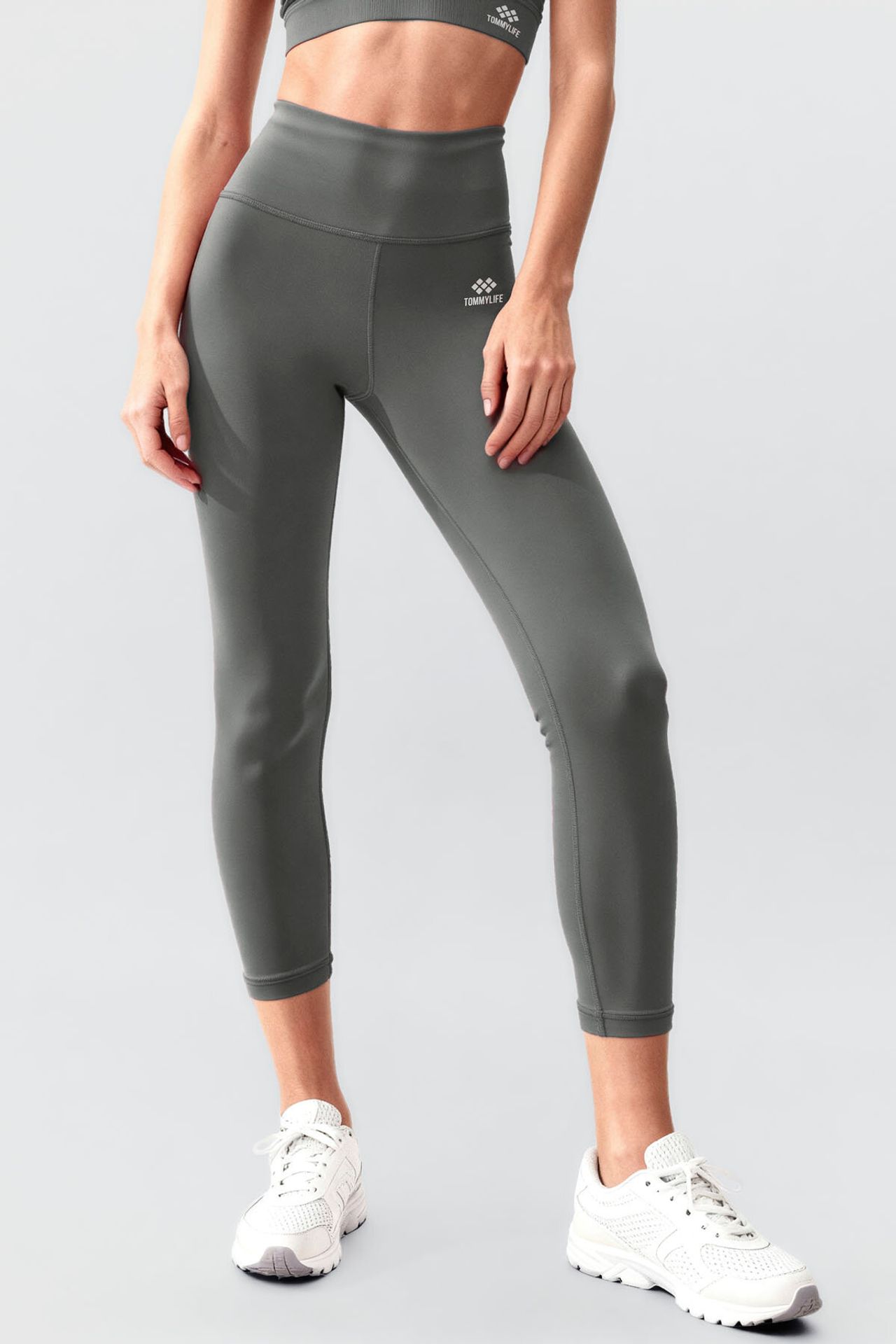 TOMMY Sleeveless Athletic Set With Leggings 5