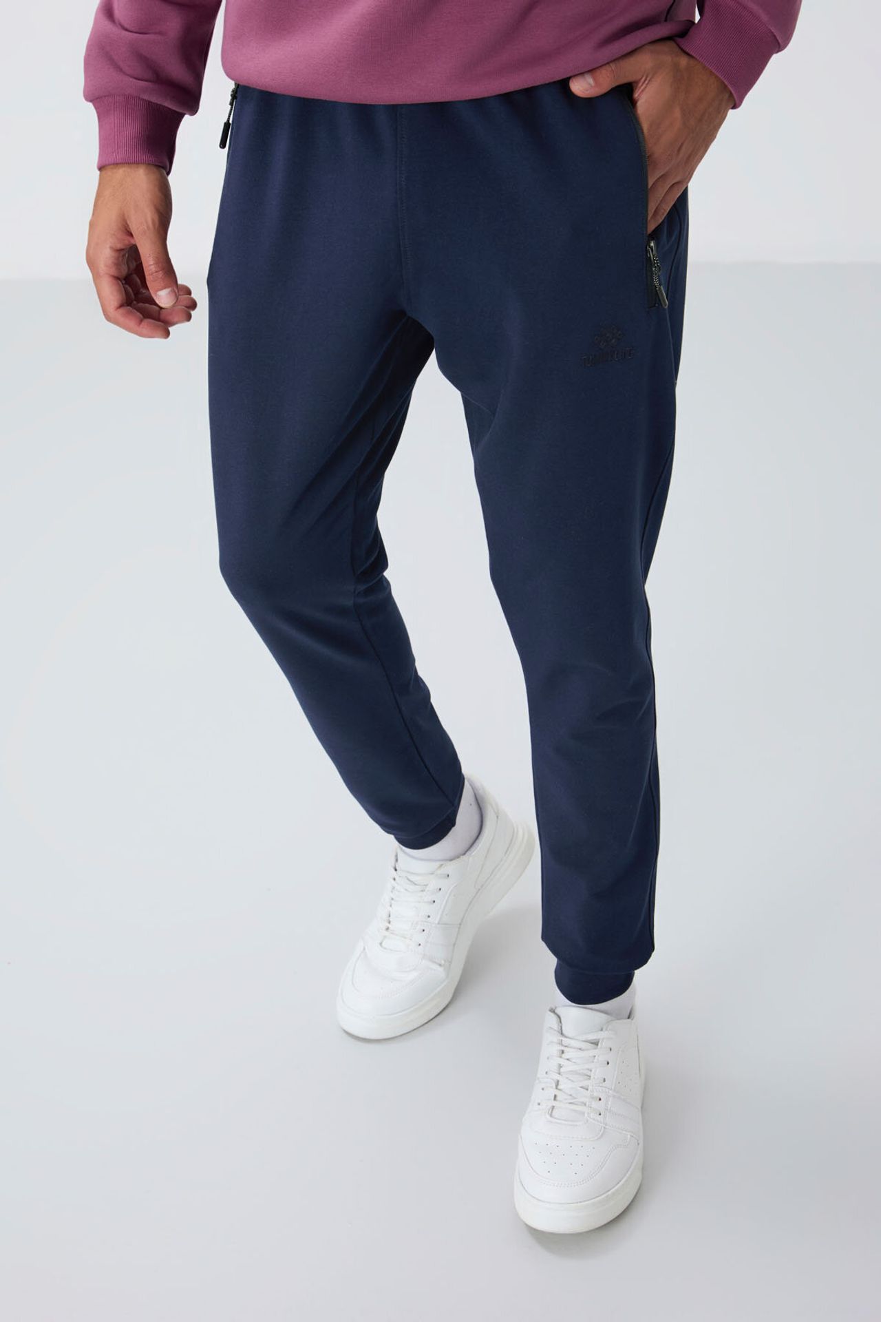 TOMMY Men's Jogger Sweatpants With Zip Pocket 3