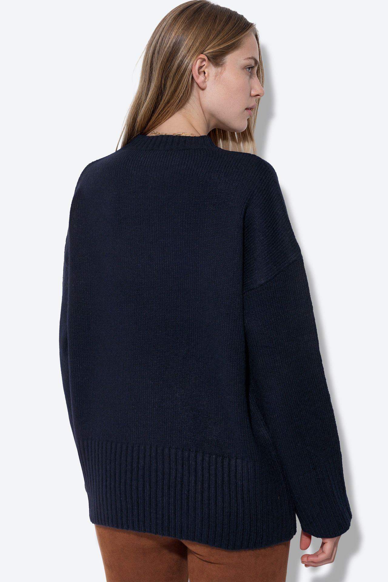 VIORNA Plain Crew Neck Sweatshirt 3