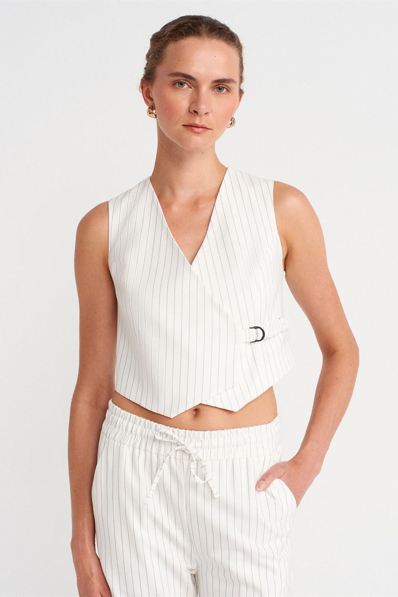 DILVIN Women’s Striped Crop Waistcoat With Belt 1