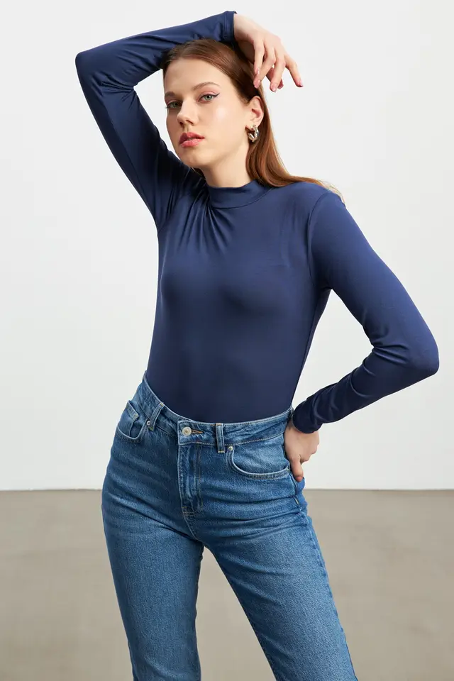 BIPANTOLON Women's Slim Fit Half Turtleneck Bodysuit