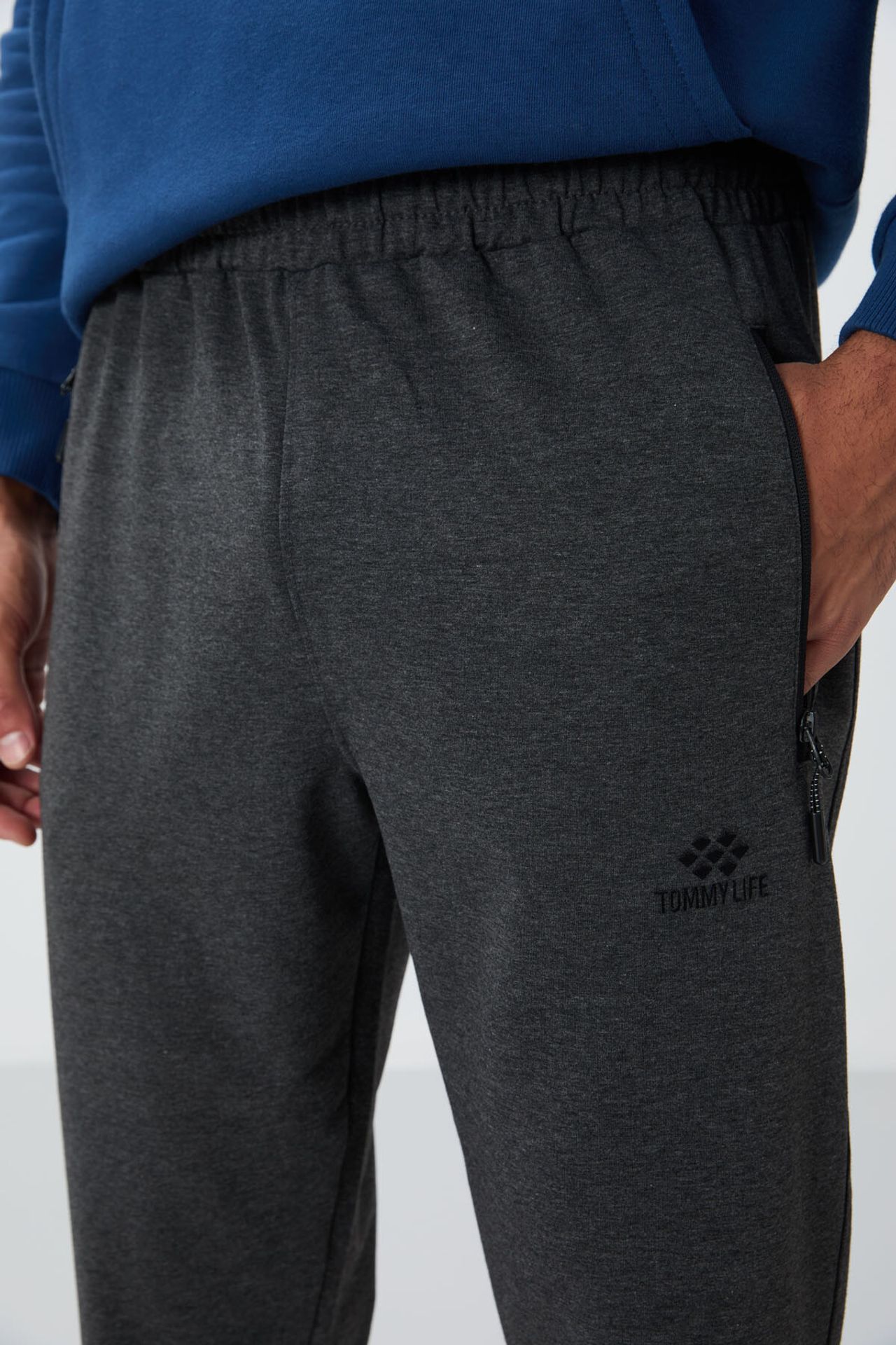 TOMMY Men's Jogger Sweatpants With Zip Pocket 4