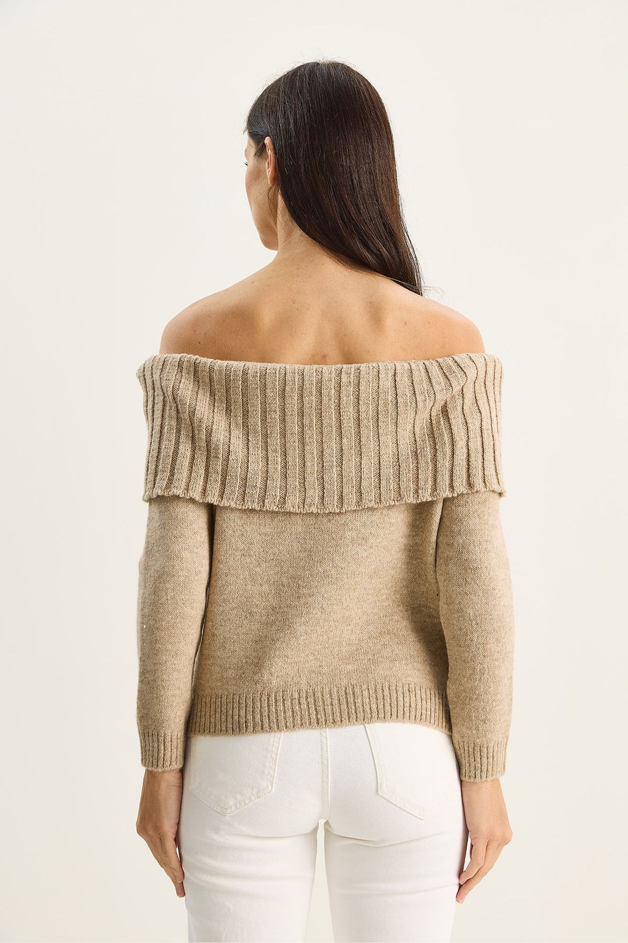 LUCCI Knit Sweater with Madonna Collar 6