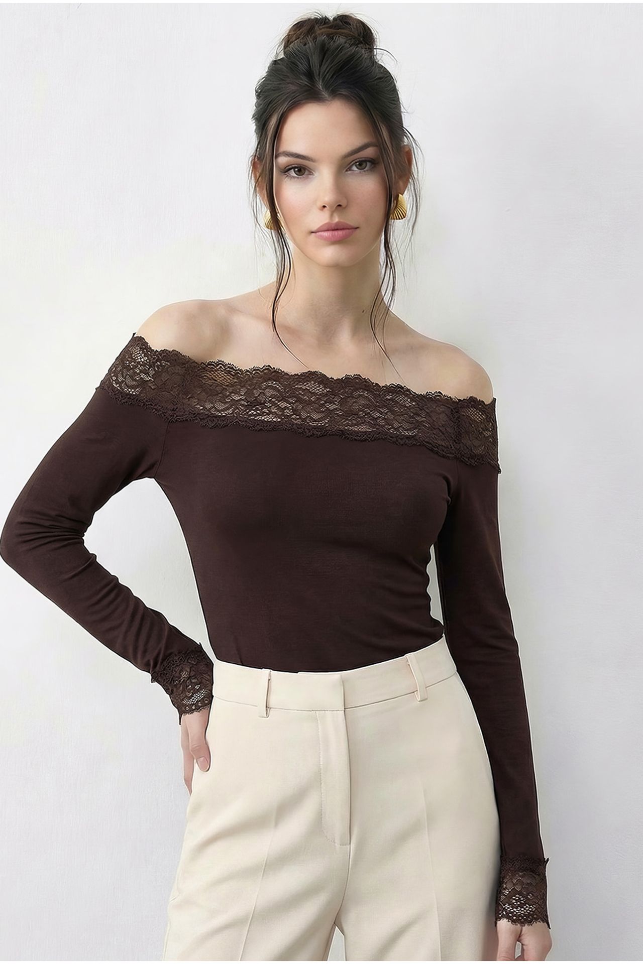 LUCCI Off-Shoulder Lace Slim-Fit Blouse 4