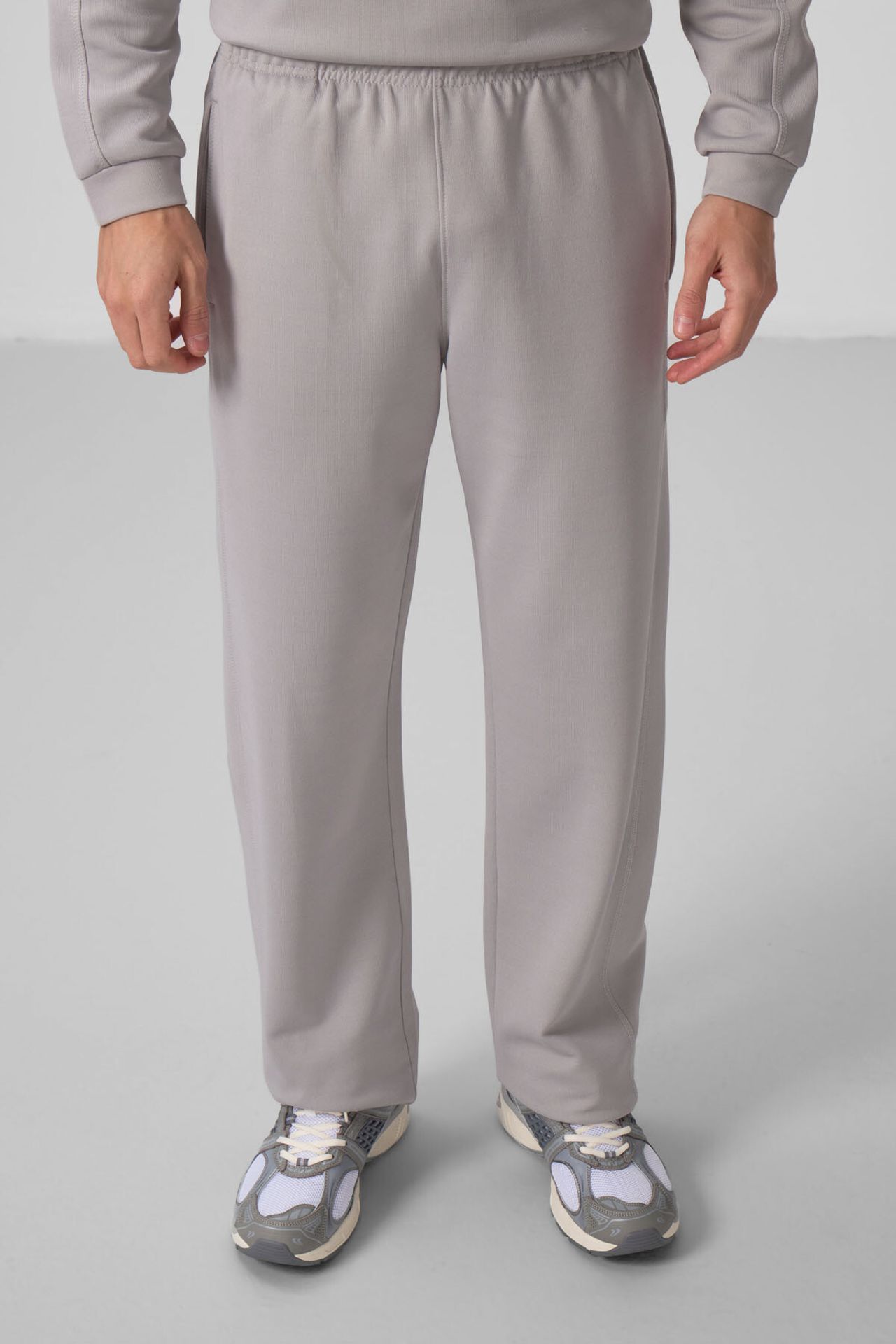TOMMY Men's Oversized Sweatshirt And Pants Set 4