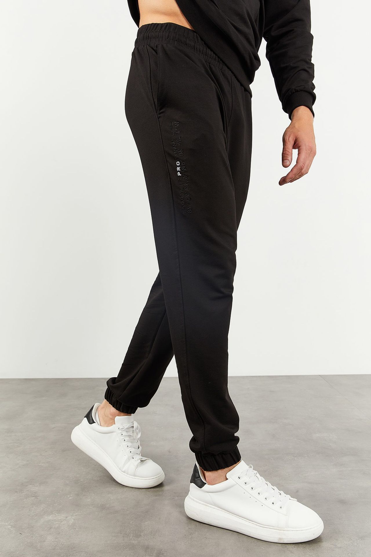 TOMMY Oversized Hooded Sweatshirt And Pants Set 5