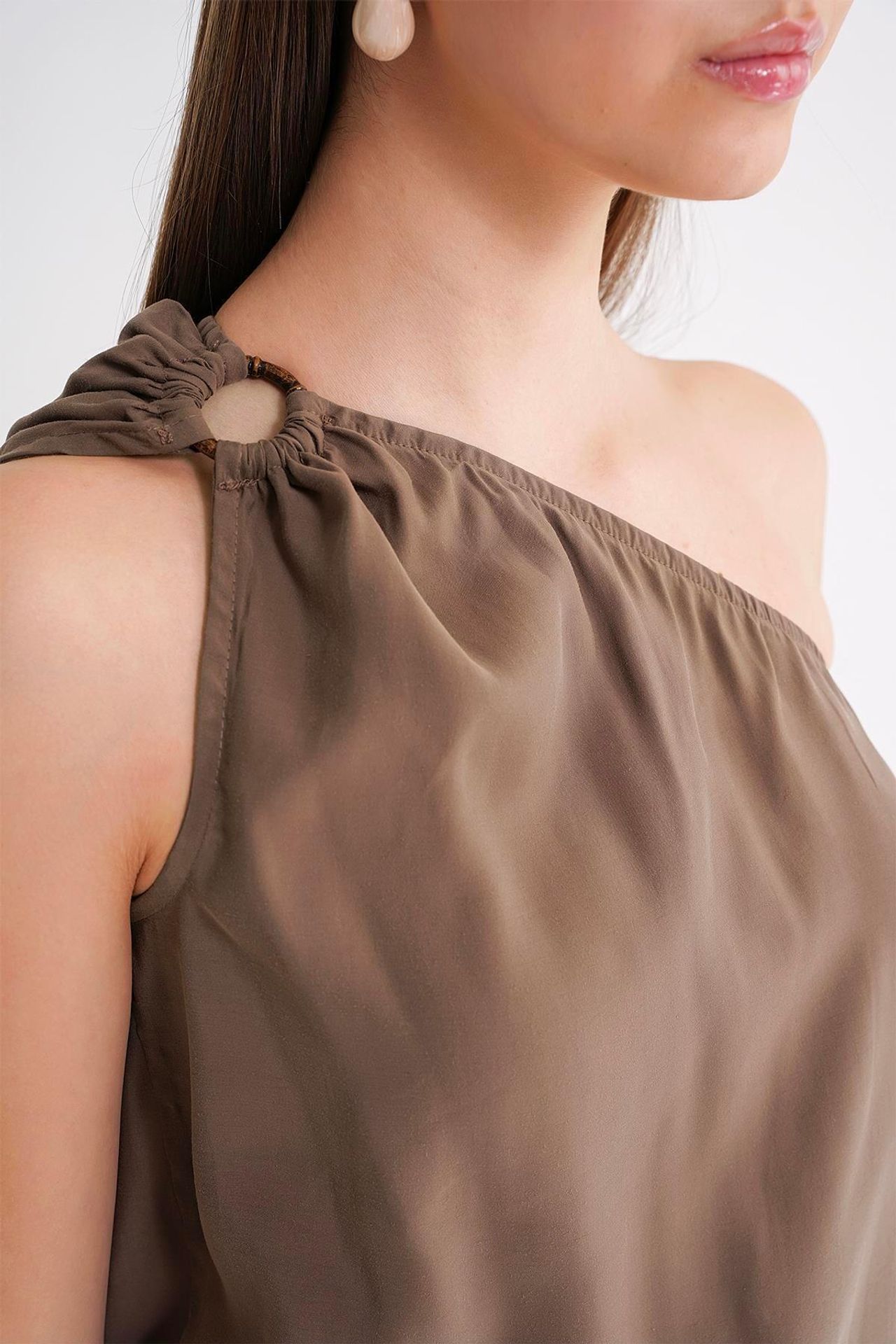 Mixray Asymmetrical Collar Accessory Detailed Top 6