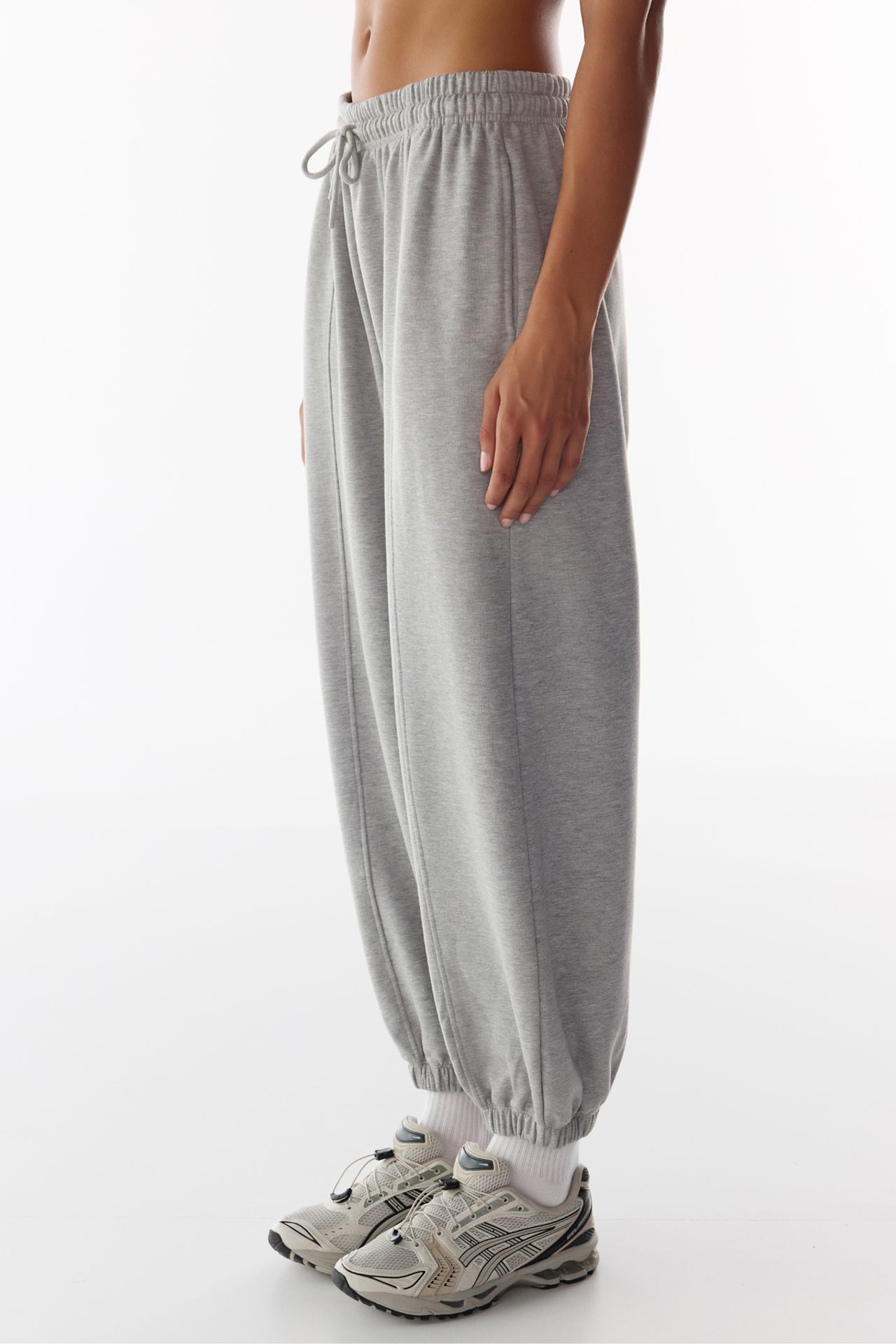 PENTI Stitch Detail Brushed Balloon Cut Sweatpants 2