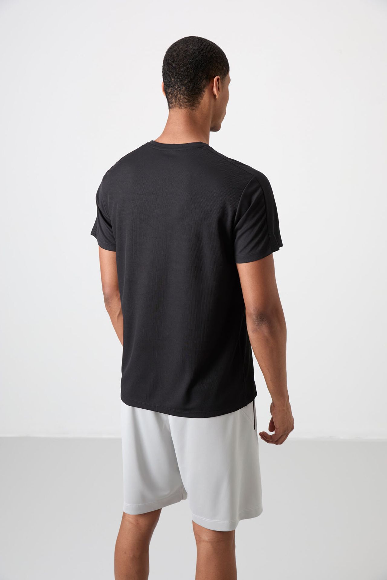 TOMMY Men's Solid Crew Neck Short Sleeve T-Shirt 5
