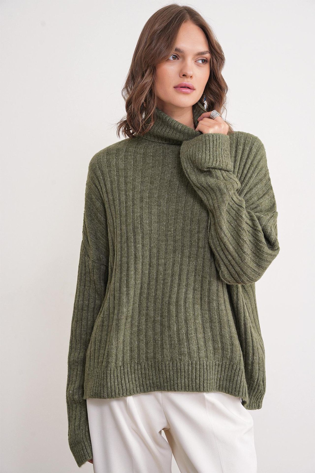 Mixray Oversize Ribbed Turtleneck Sweater 2