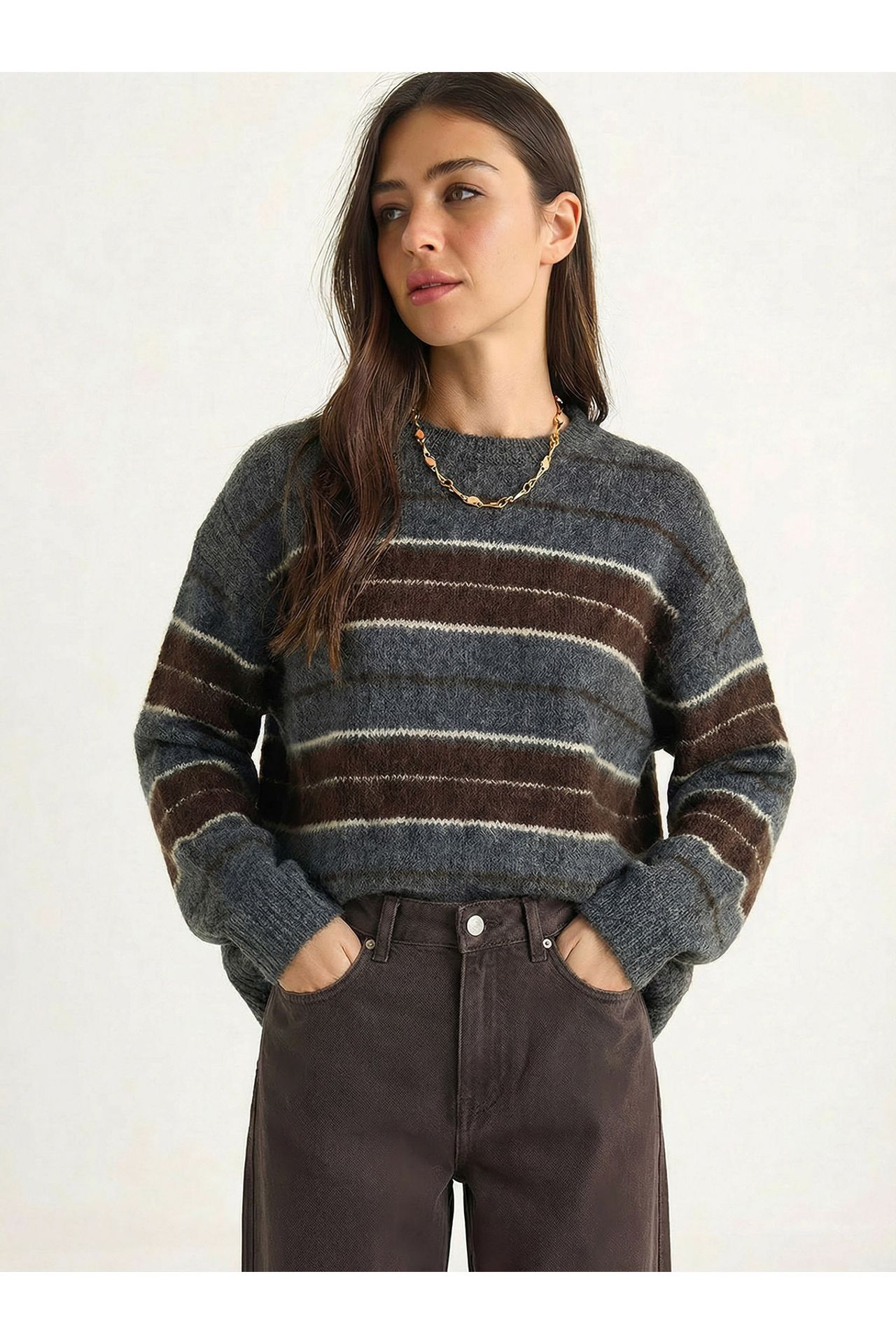 LUCCI Striped Knit Crew Neck Sweater 3
