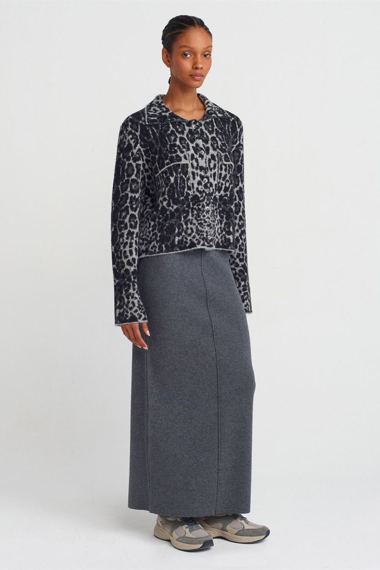 DILVIN Leopard Jacquard Button Cardigan 3