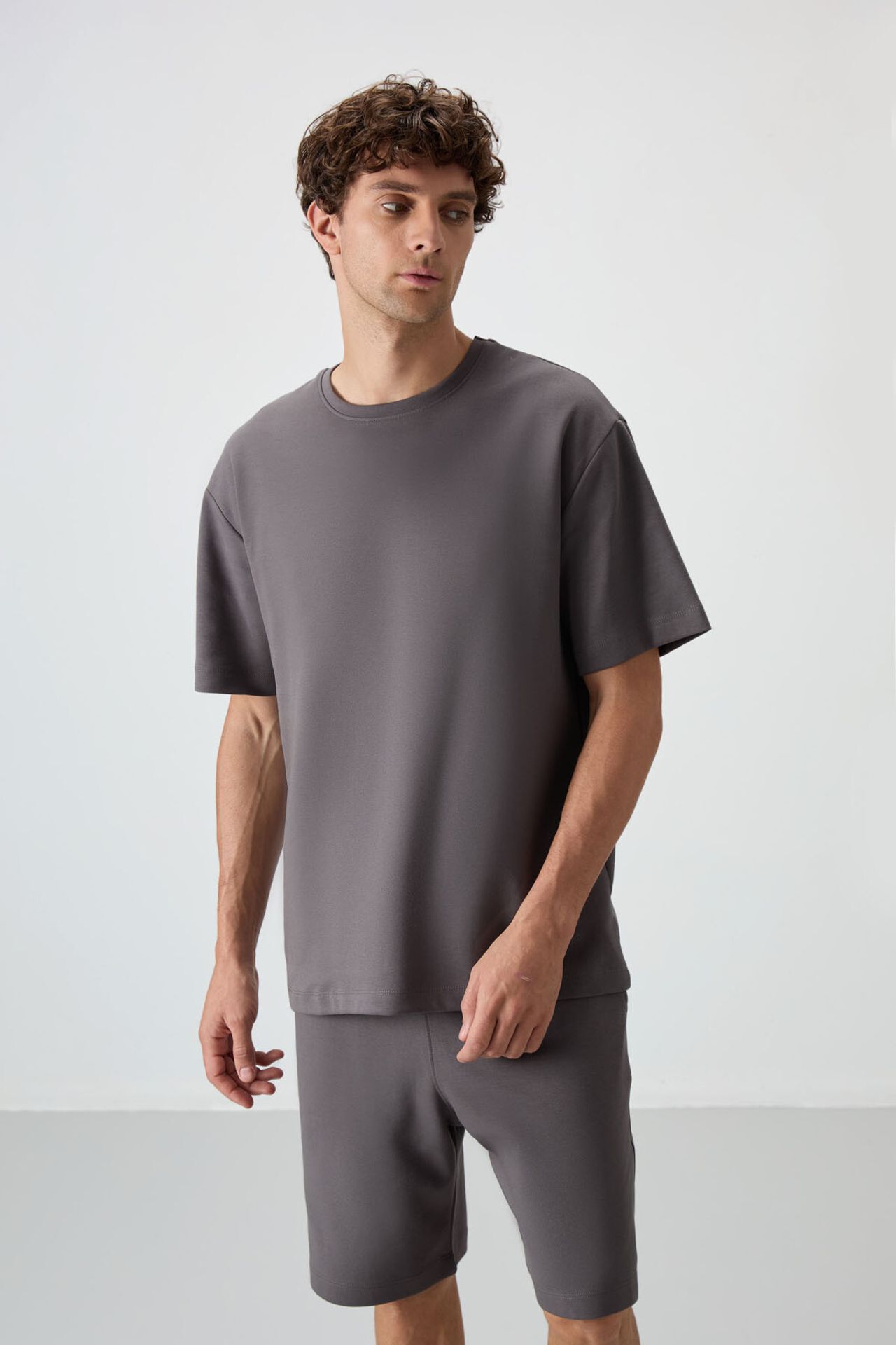 TOMMY Oversized T-Shirt And Shorts Set 2
