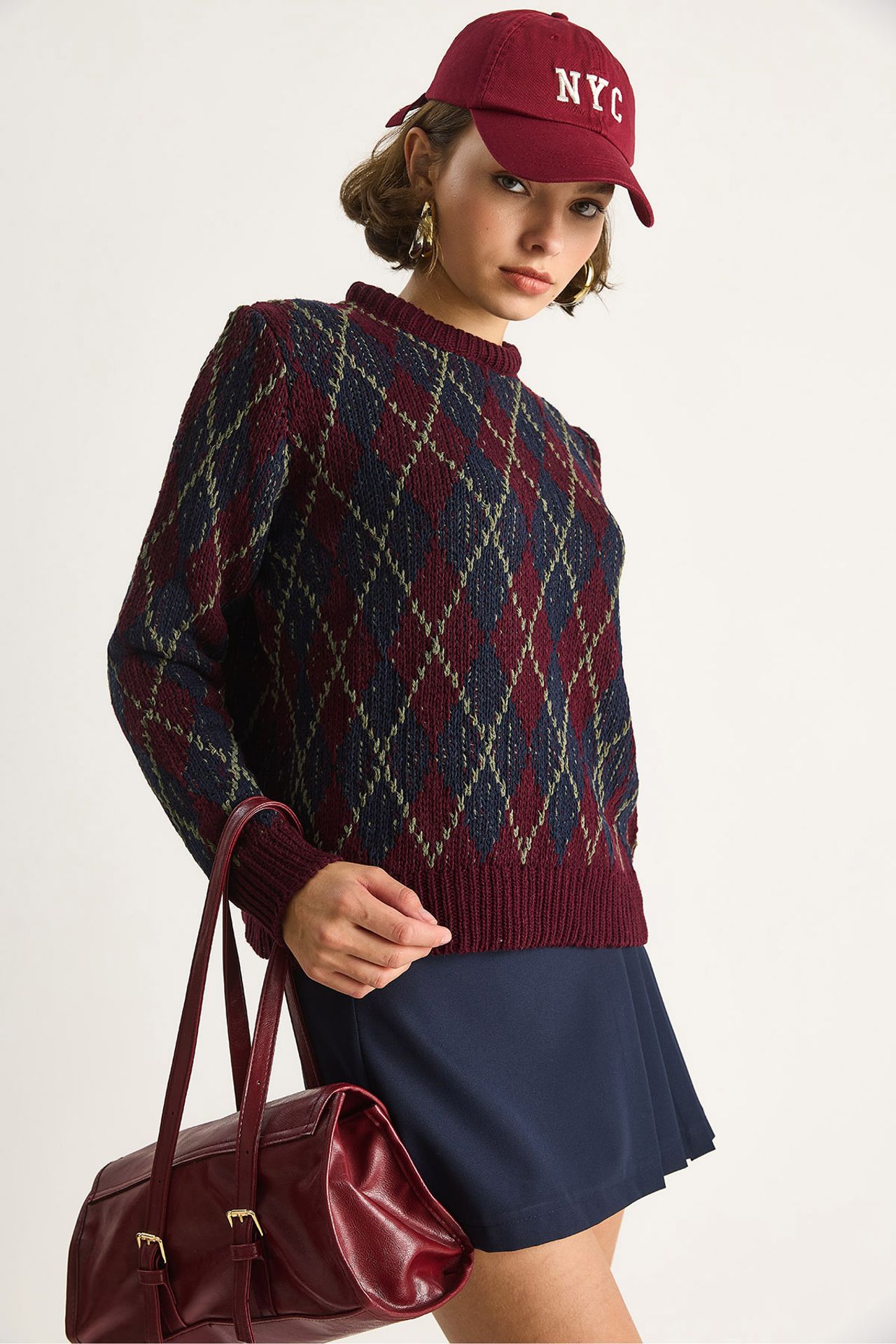 LUCCI Women’s Crew Neck Knitted Sweater with Diamond Pattern 2