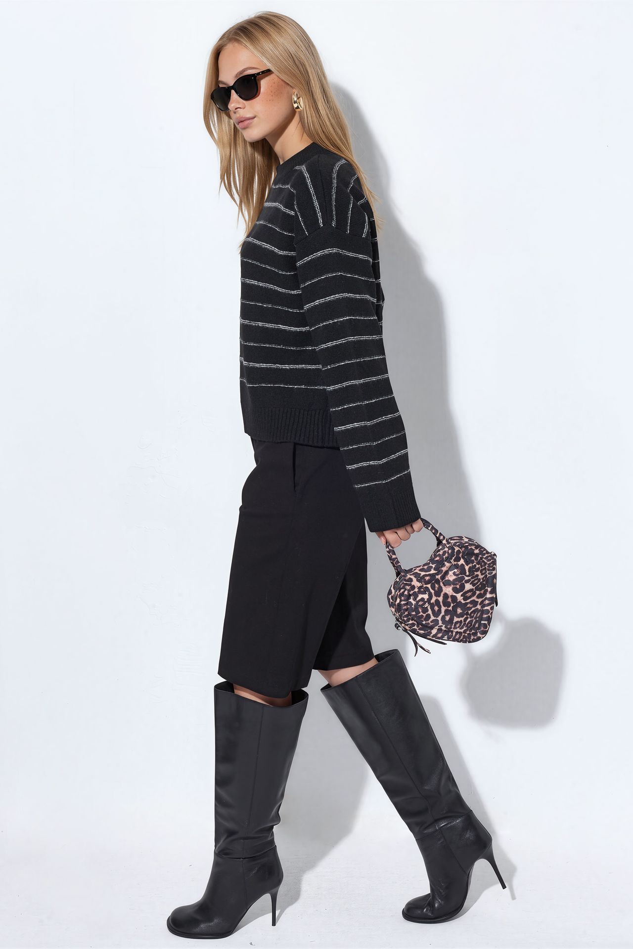 VIORNA Striped Crew Neck Sweatshirt 2