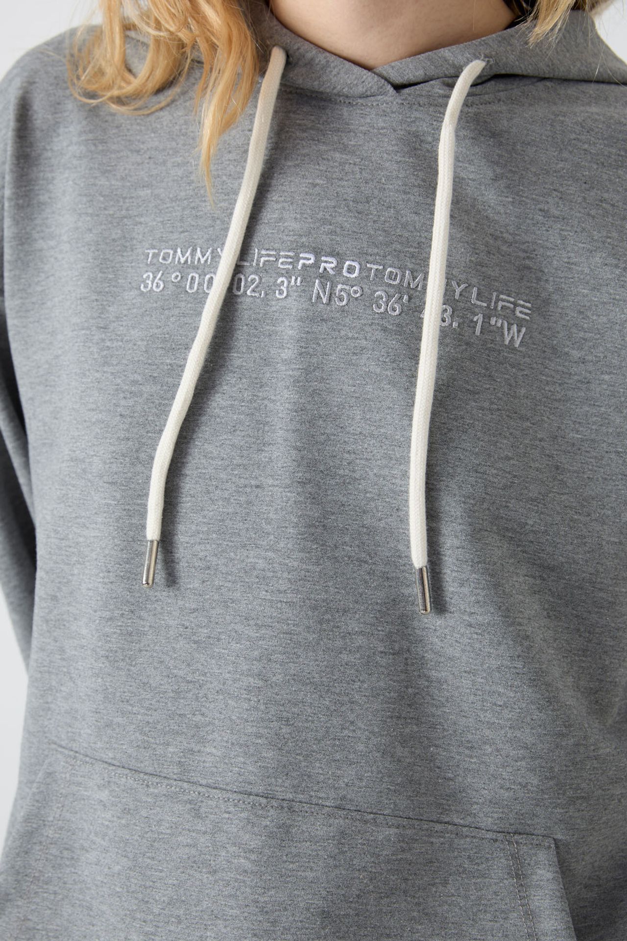 TOMMY Oversized Hooded Sweatshirt And Pants Set 4