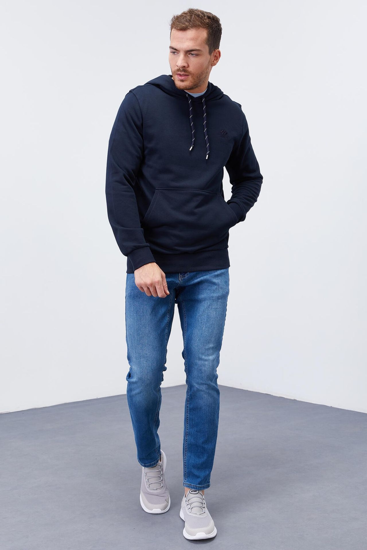 TOMMY Men's Solid Hooded Sweatshirt With Pocket 2