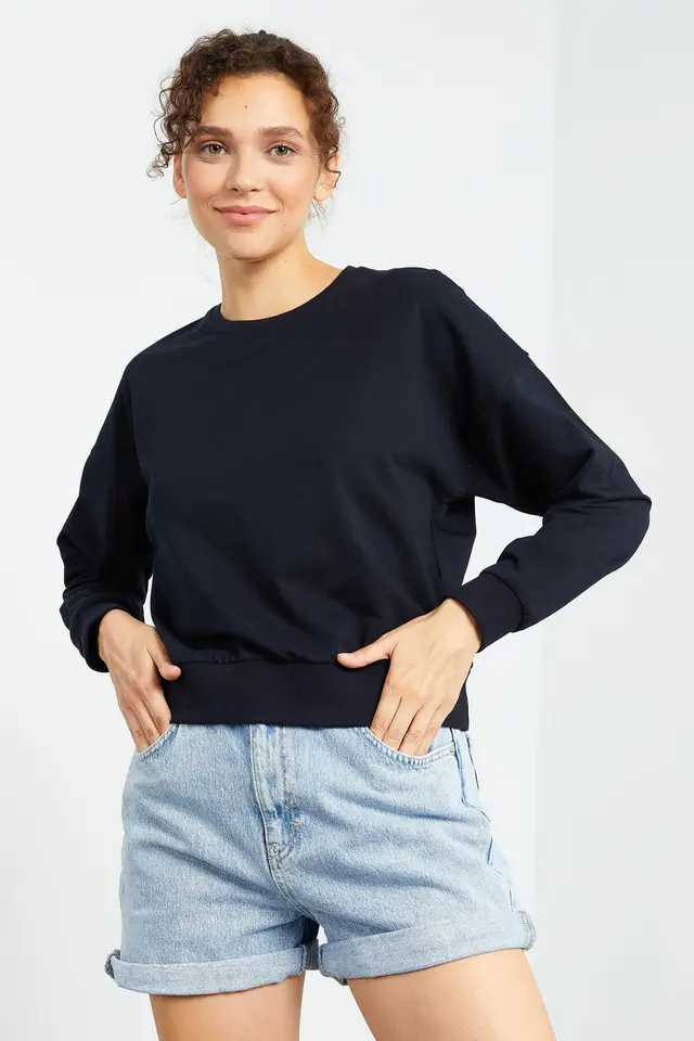 TOMMY Women's Relaxed Crew Neck Sweatshirt