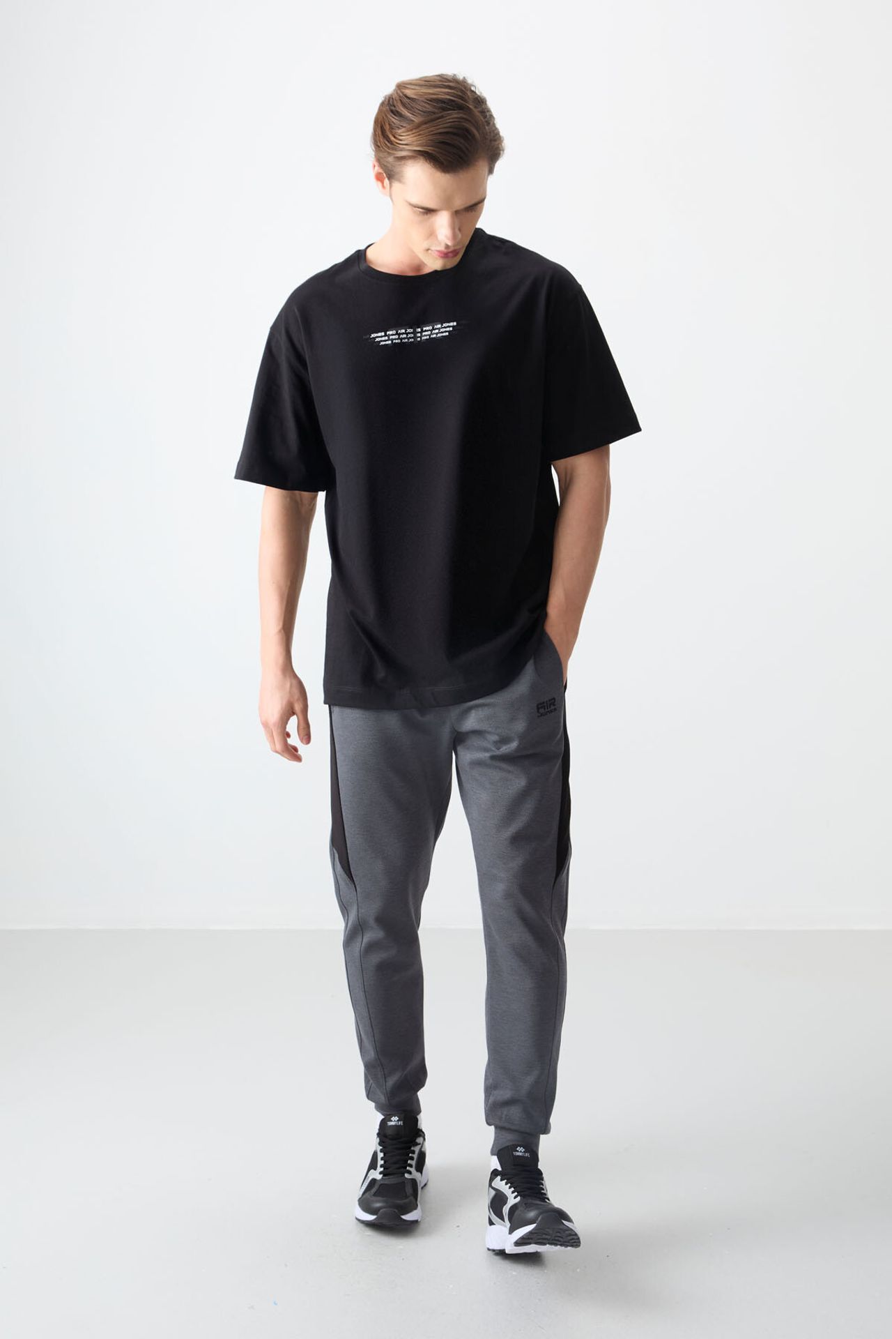 TOMMY Oversized Logo Cotton Crew Neck T-Shirt 2