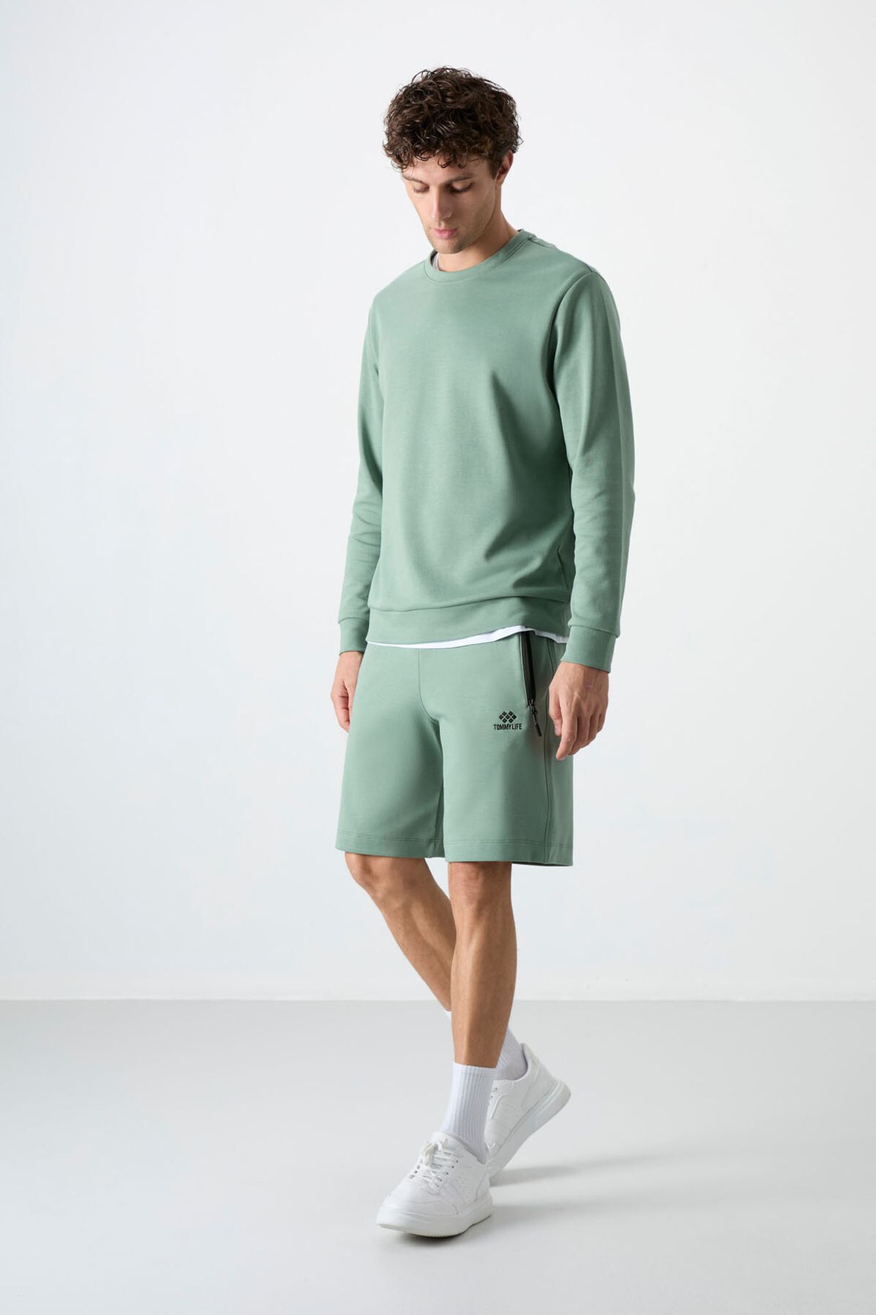 TOMMY Men's Regular-fit Knit Sweat Shorts 2