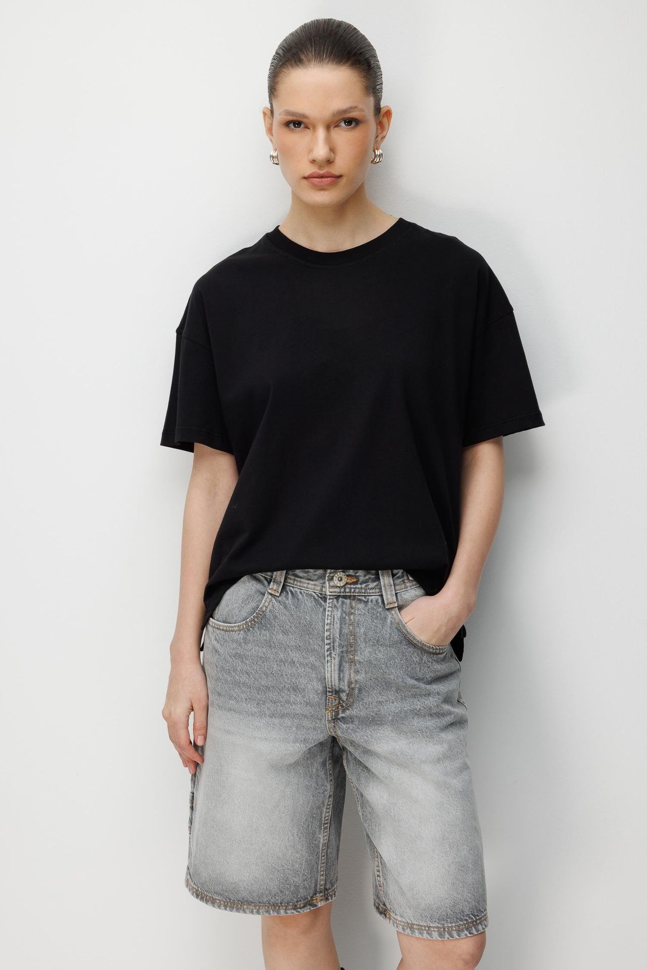 MIXRAY Oversized Crew Neck Plain T-Shirt with Slit 1