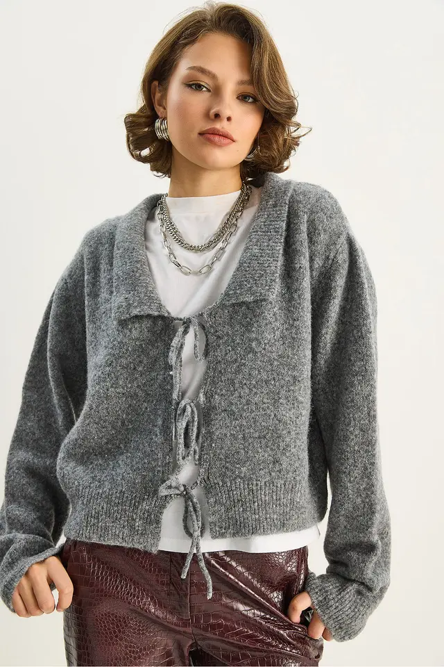 LUCCI Oversized V-Neck Tie Closure Ribbed Cardigan