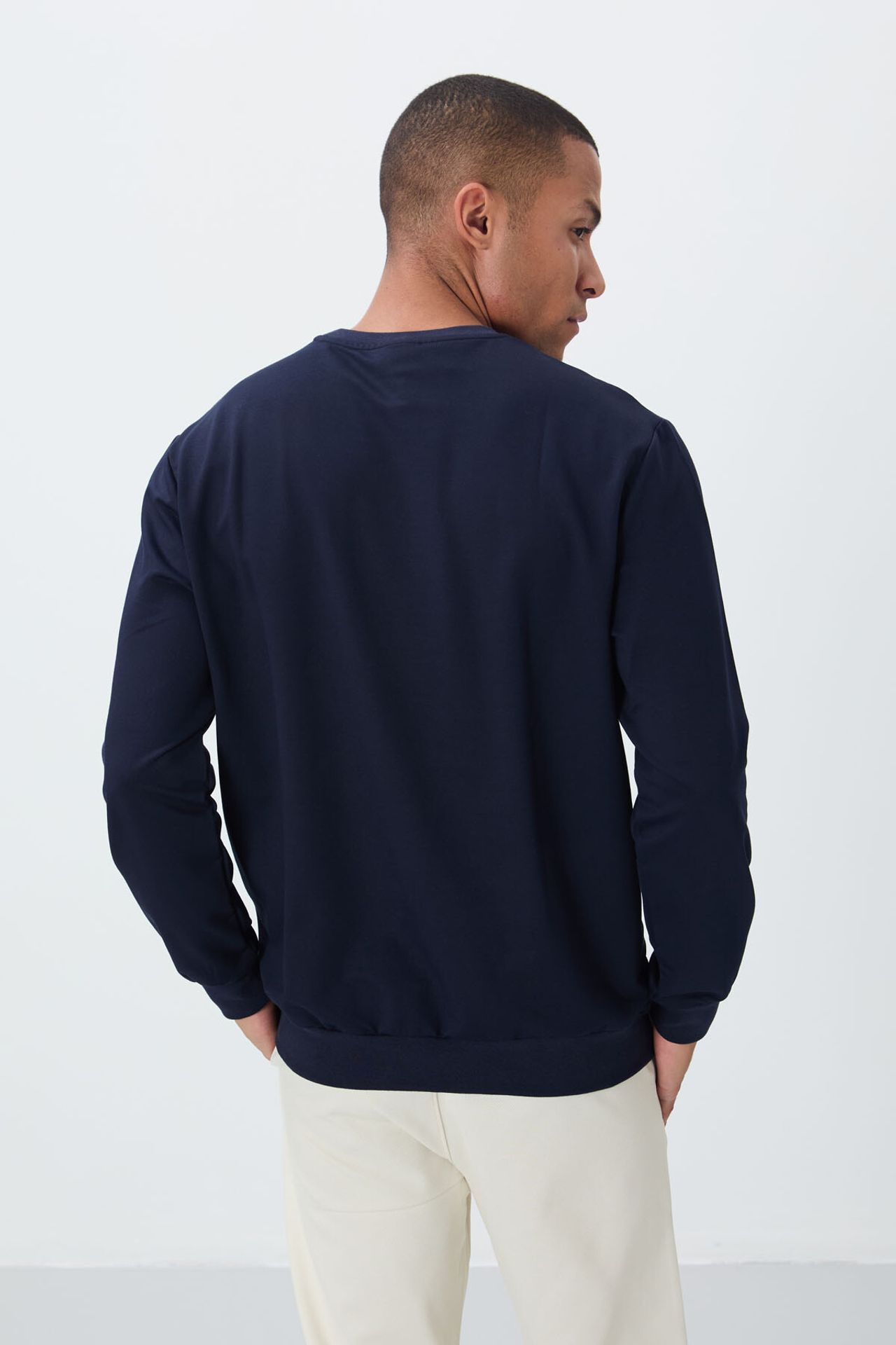 TOMMY Men's Plain Crew Neck Sweatshirt 5