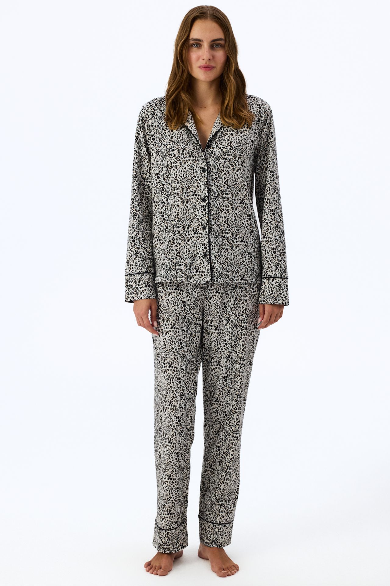 PENTI Noir Garden Leopard Print Long Sleeve Shirt Trousers Pajama Set 1