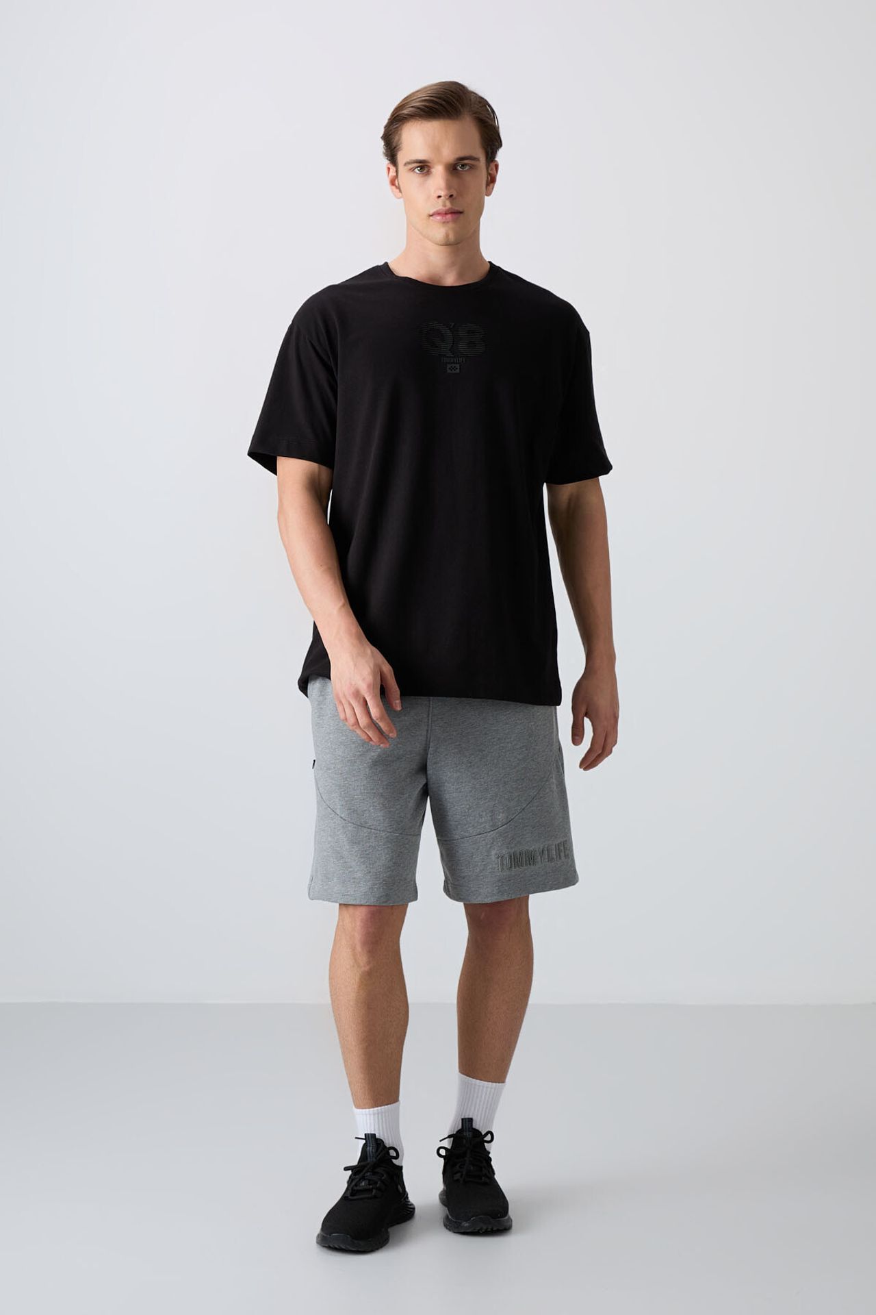 TOMMY Oversized Printed Logo Crew Neck T-Shirt 2