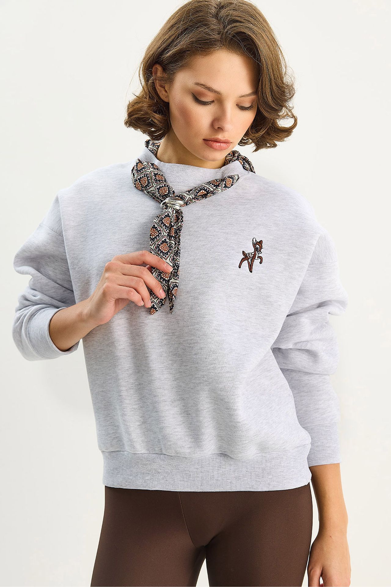 LUCCI Embroidered Crew Neck Sweatshirt 1