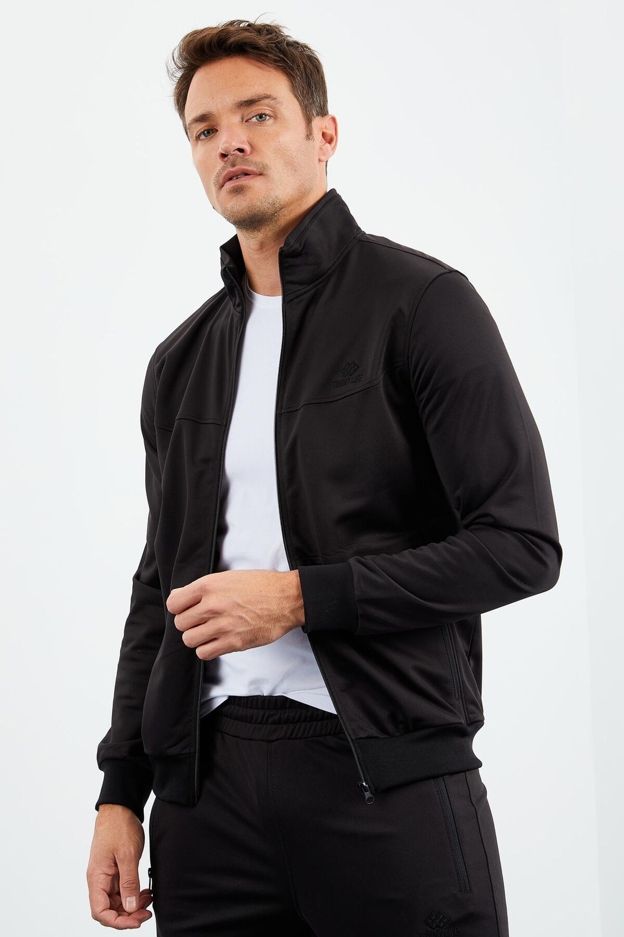 TOMMY Men's Scuba Knit Active Set With Zipper Collar 3