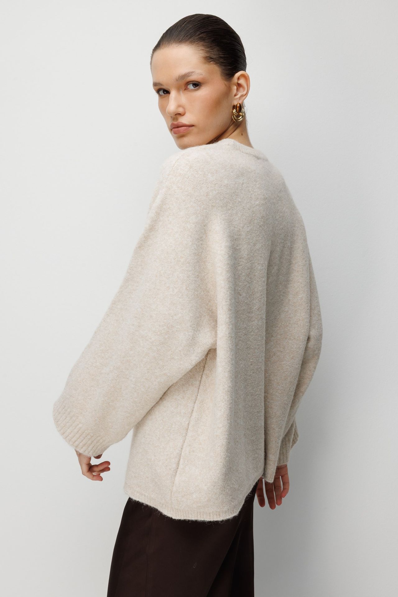 MIXRAY Women's Oversized Crew Neck Sweater 5