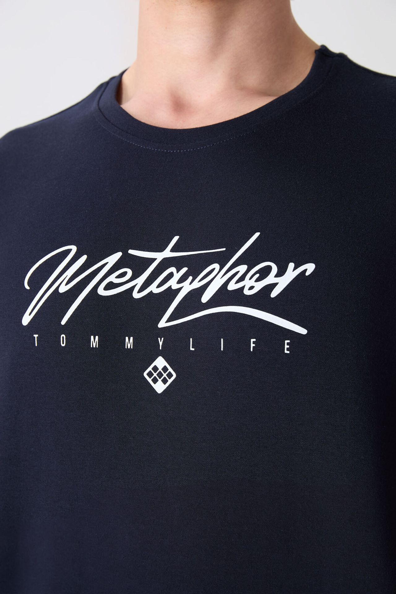TOMMY Oversized Logo Crew Neck T-Shirt 3